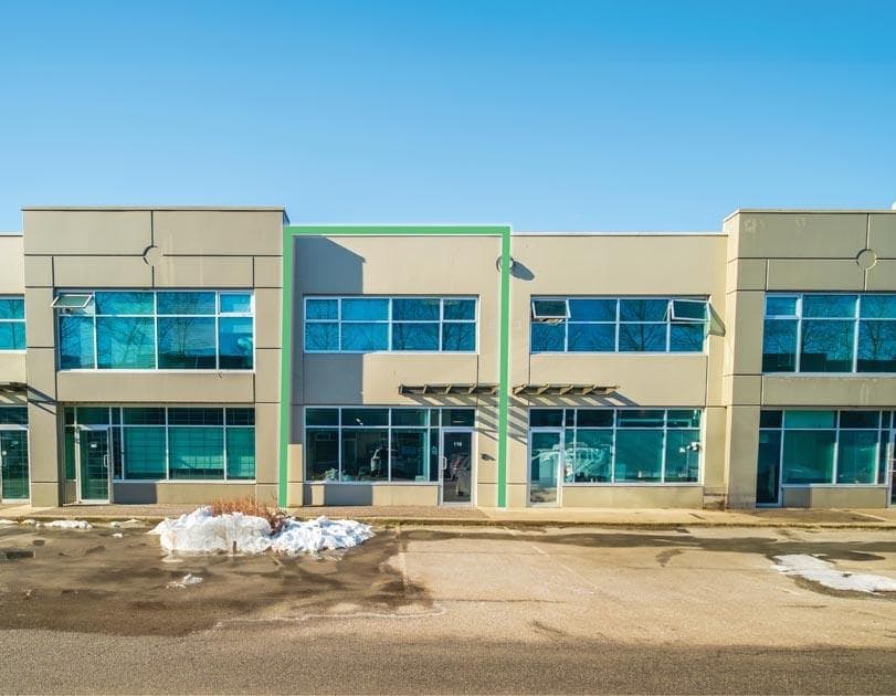 118 408 E KENT AVENUE SOUTH — photo 1