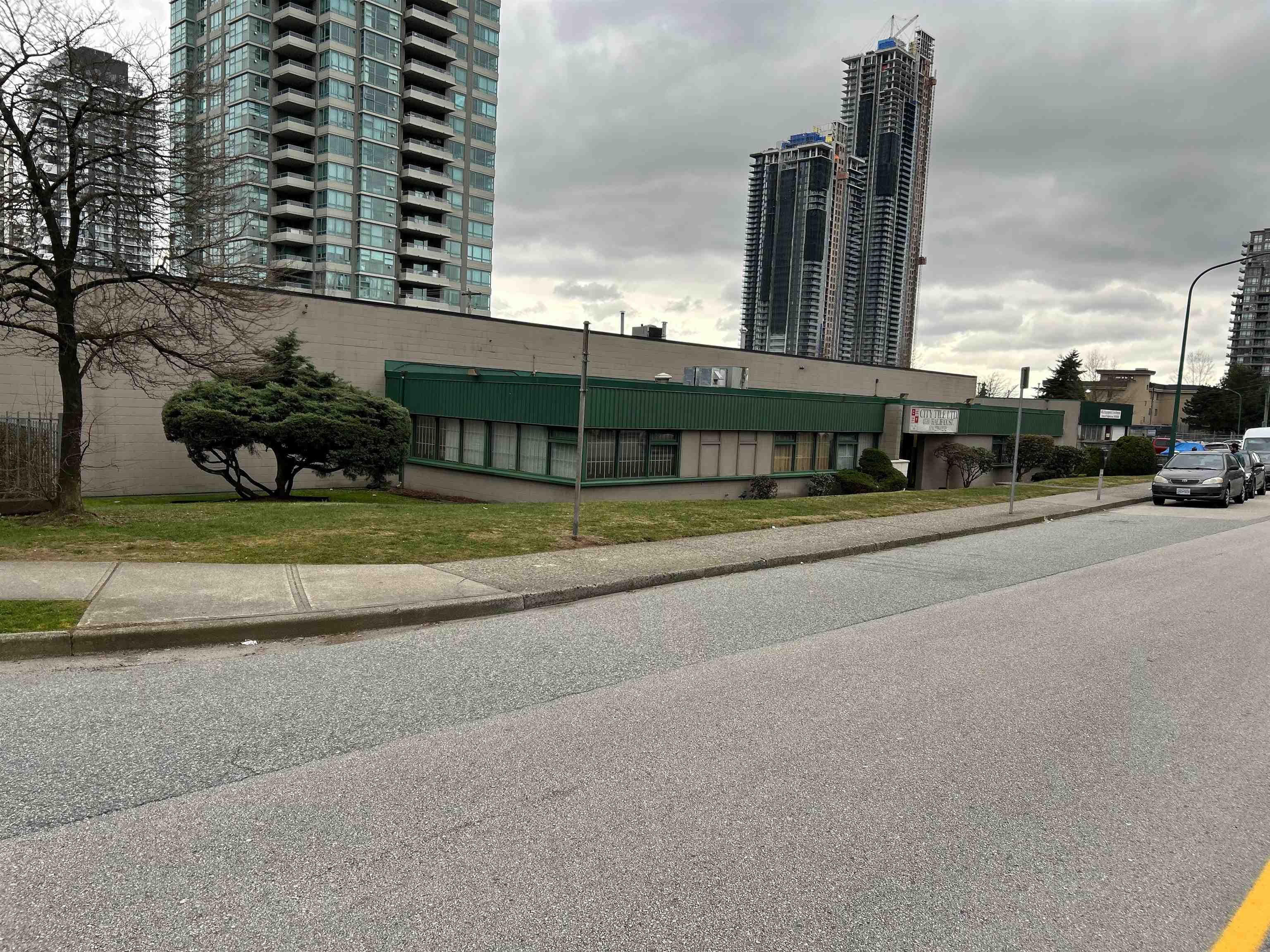 4330 HALIFAX STREET — photo 3