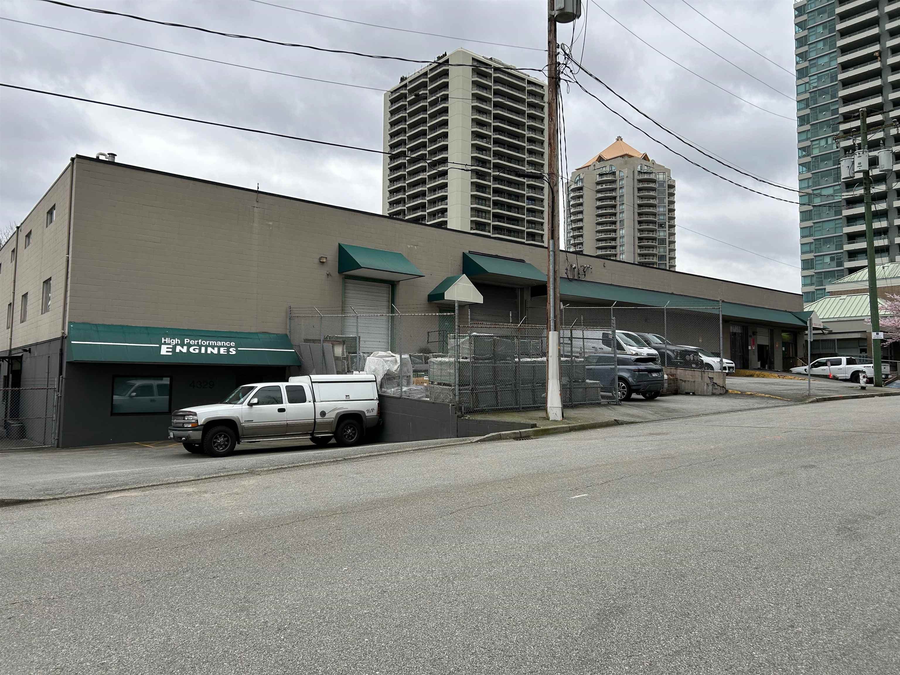 4330 HALIFAX STREET — photo 5