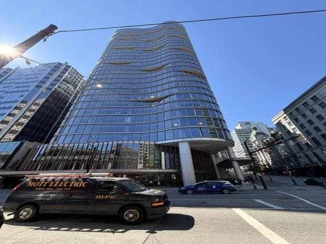 1140 320 GRANVILLE STREET — photo 1