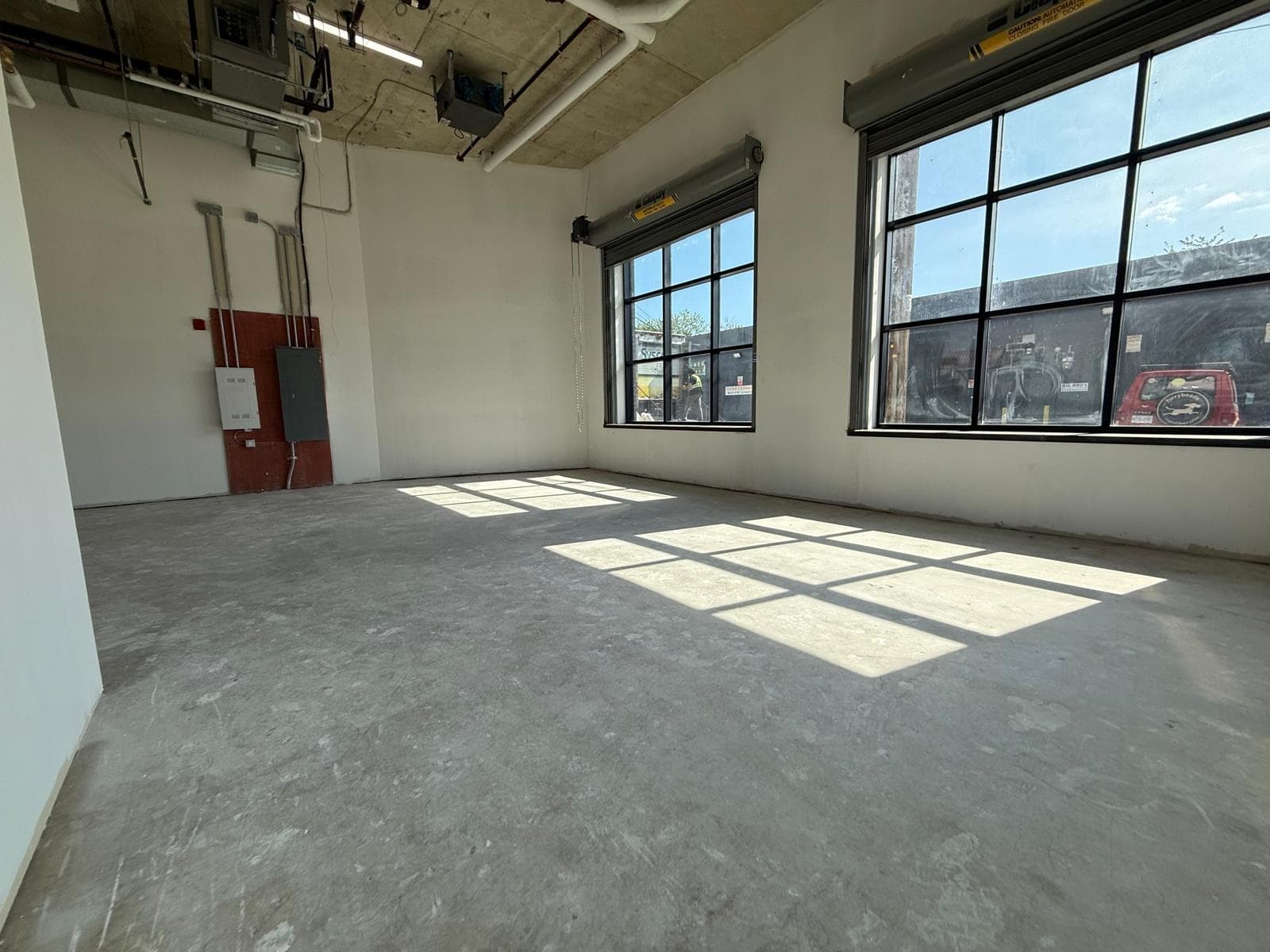 2351 E BROADWAY STREET — photo 2