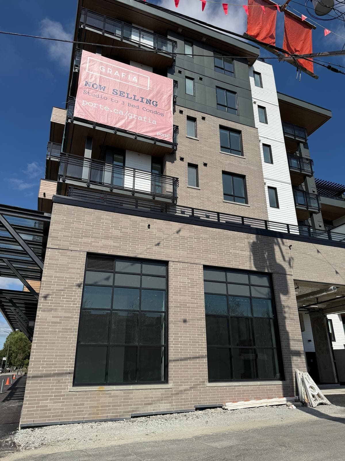 2351 E BROADWAY STREET — photo 5