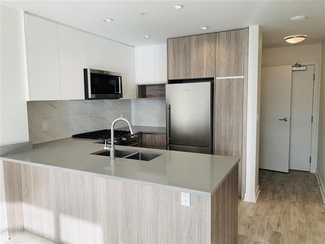 603 - 8940 University Crescent, Burnaby, V5A 4Y8 — photo 2