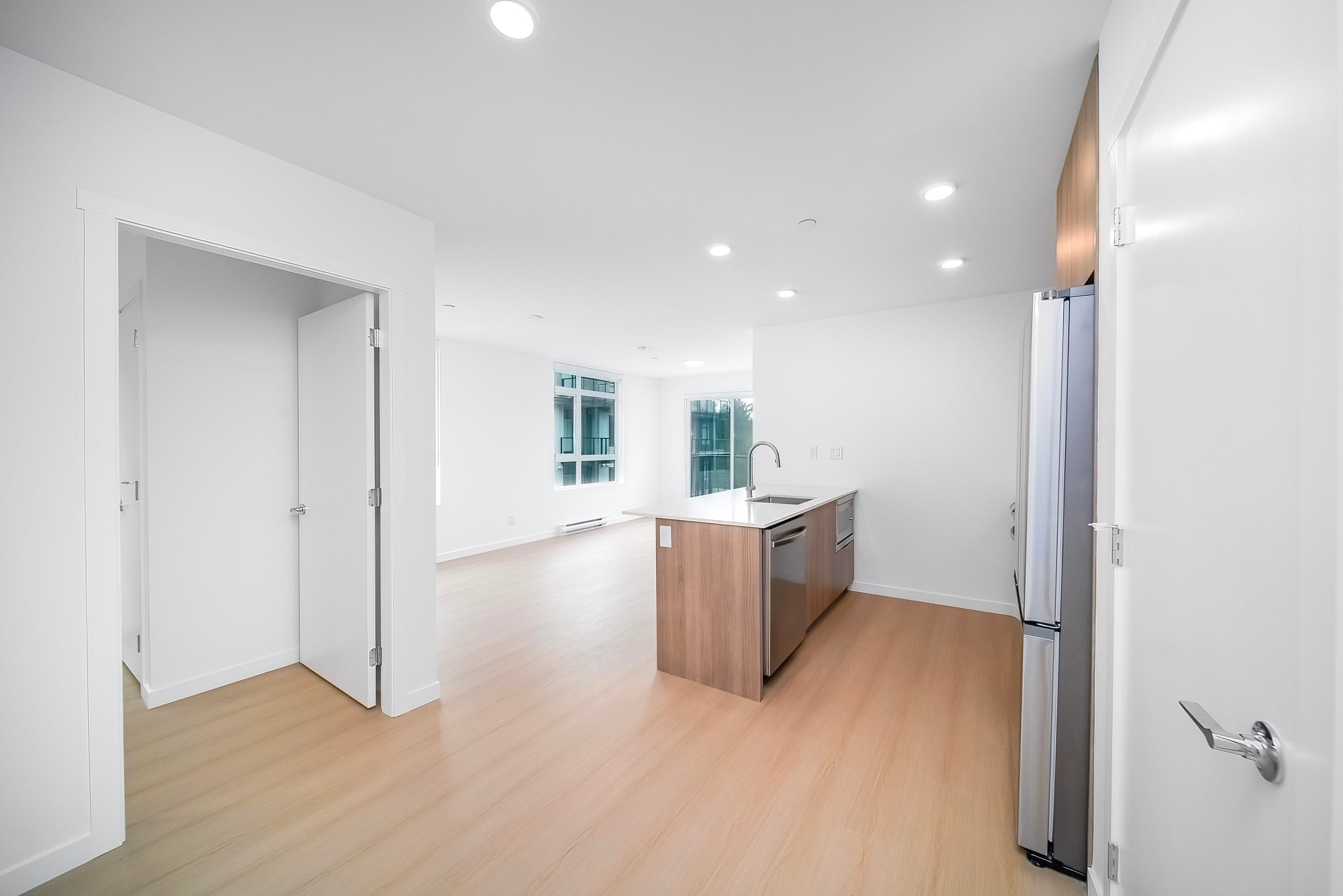 520 - 13968 Laurel Drive, Surrey, V3T 0S9 — photo 4