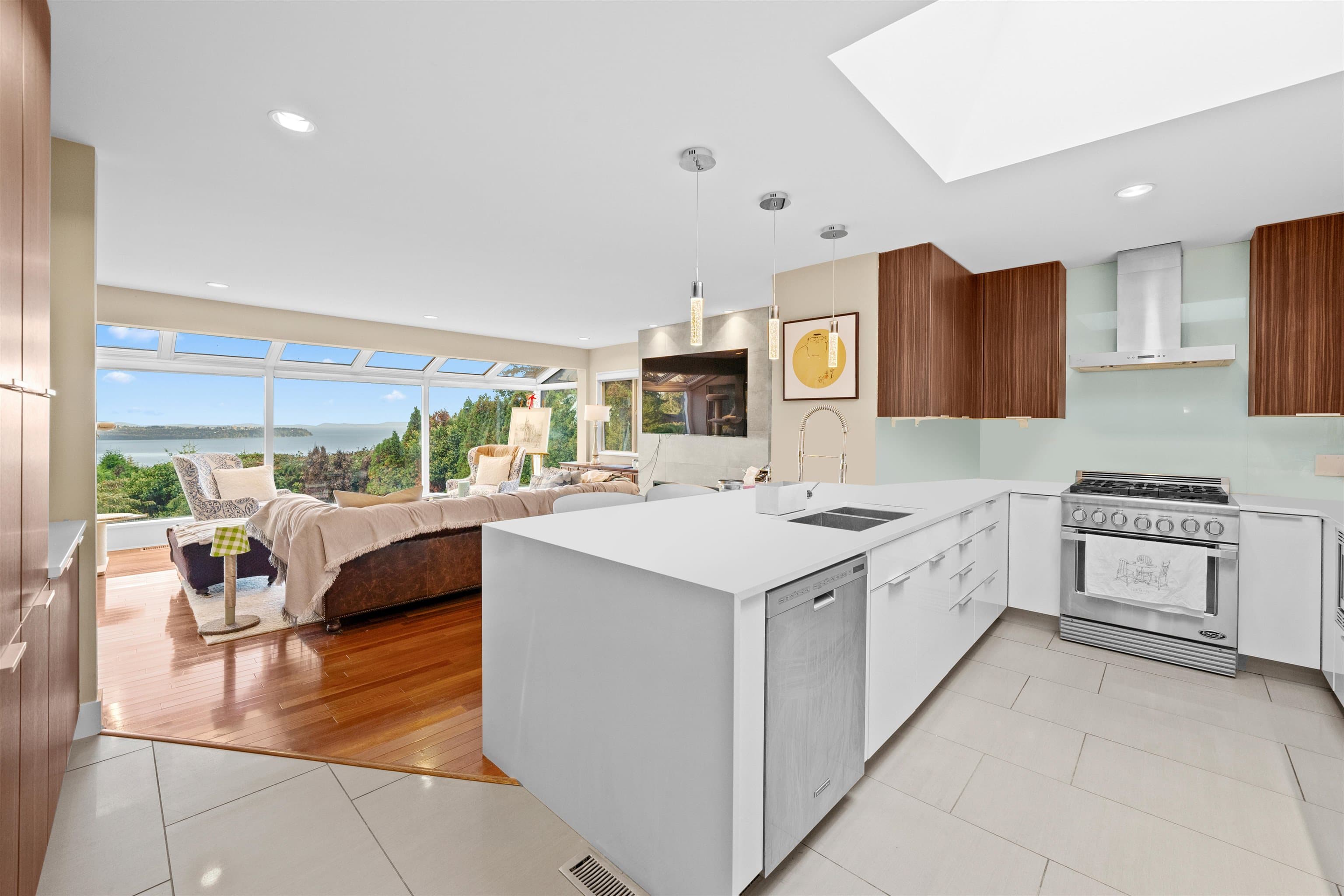 4579 Woodgreen Court, West Vancouver, V7S 2V8 — photo 2