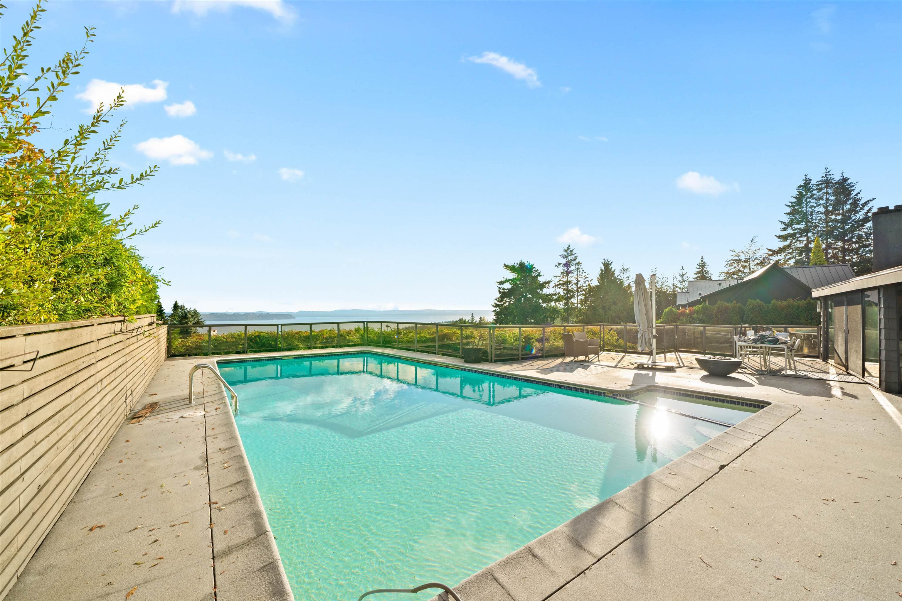 4579 Woodgreen Court, West Vancouver, V7S 2V8 — photo 1