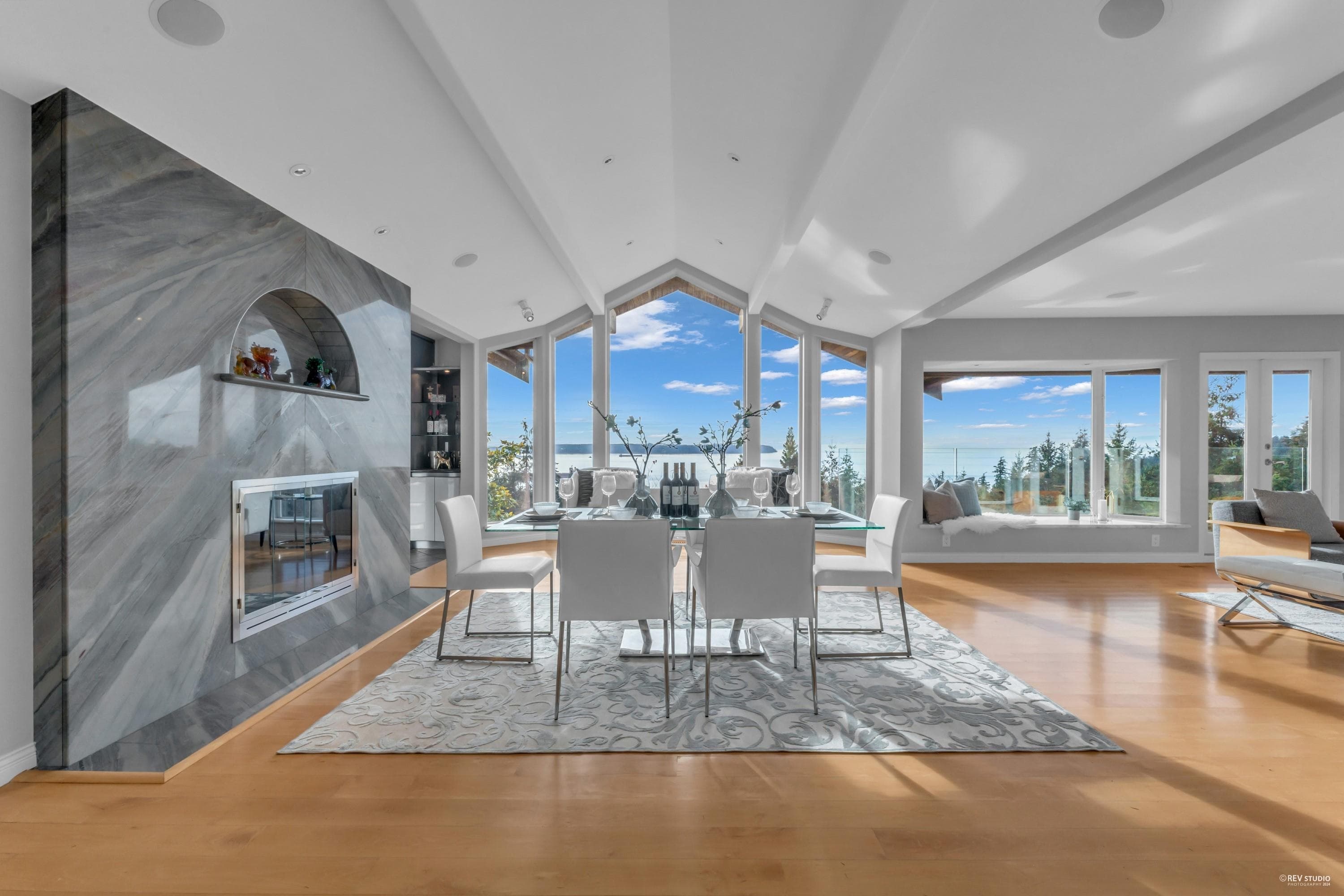 4253 Rockbank Place, West Vancouver, V7W 1A8 — photo 5