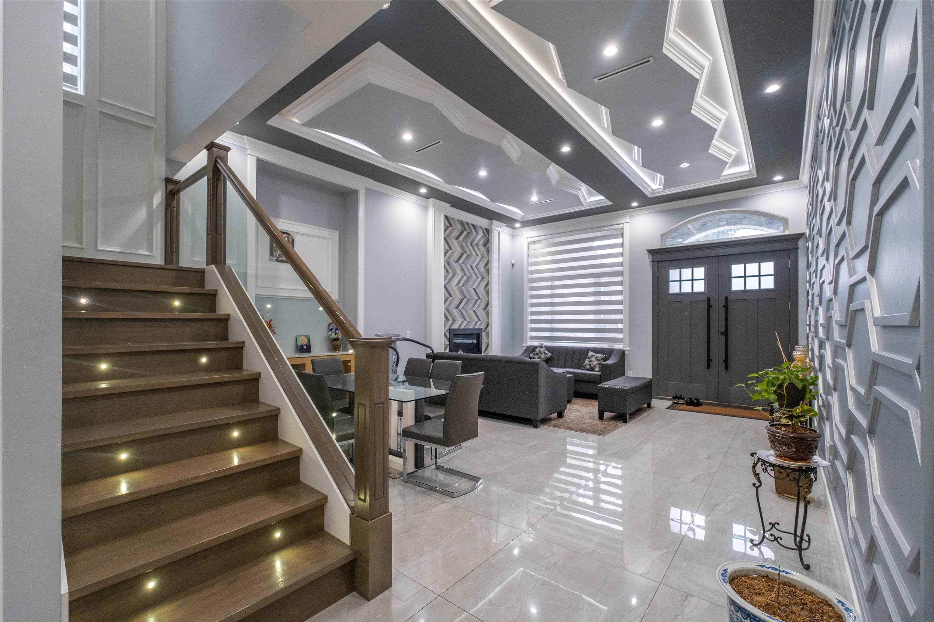 12711 104a Avenue, Surrey, V3V 6C1 — photo 4
