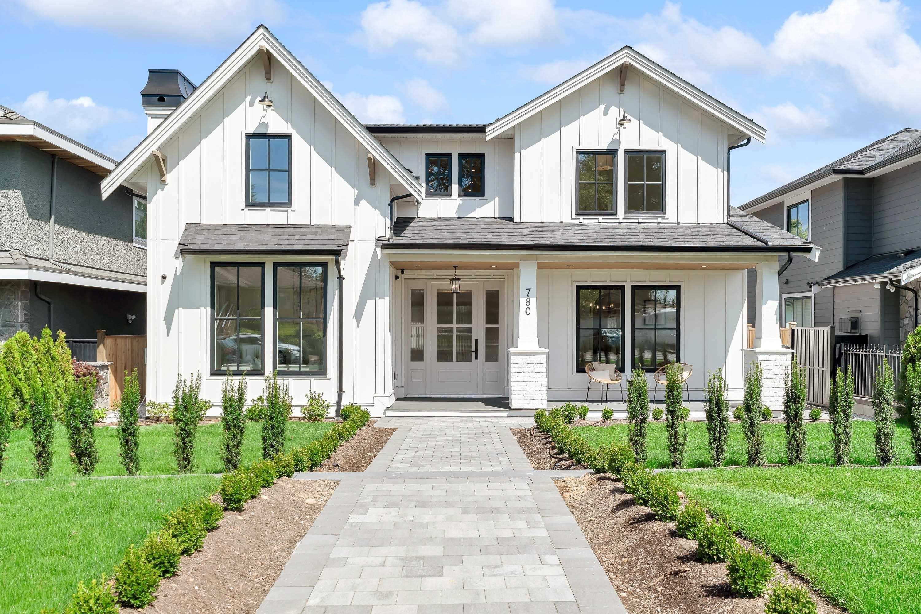 780 E 10th Street, North Vancouver