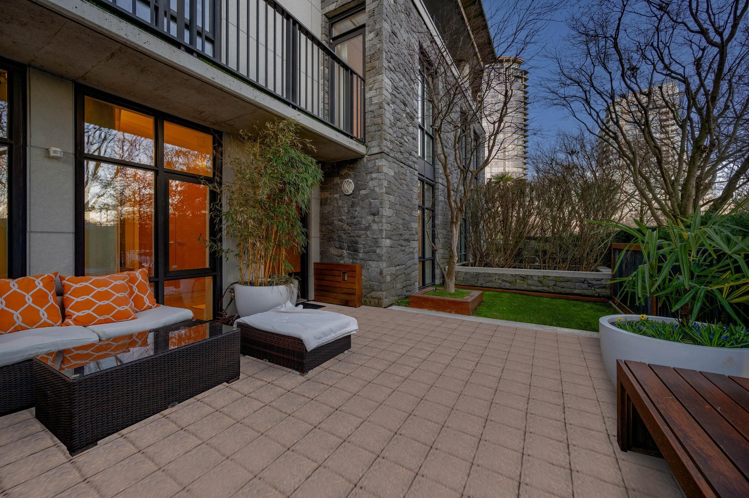 595 Beach Crescent, Vancouver, V6Z 3E4 — photo 3