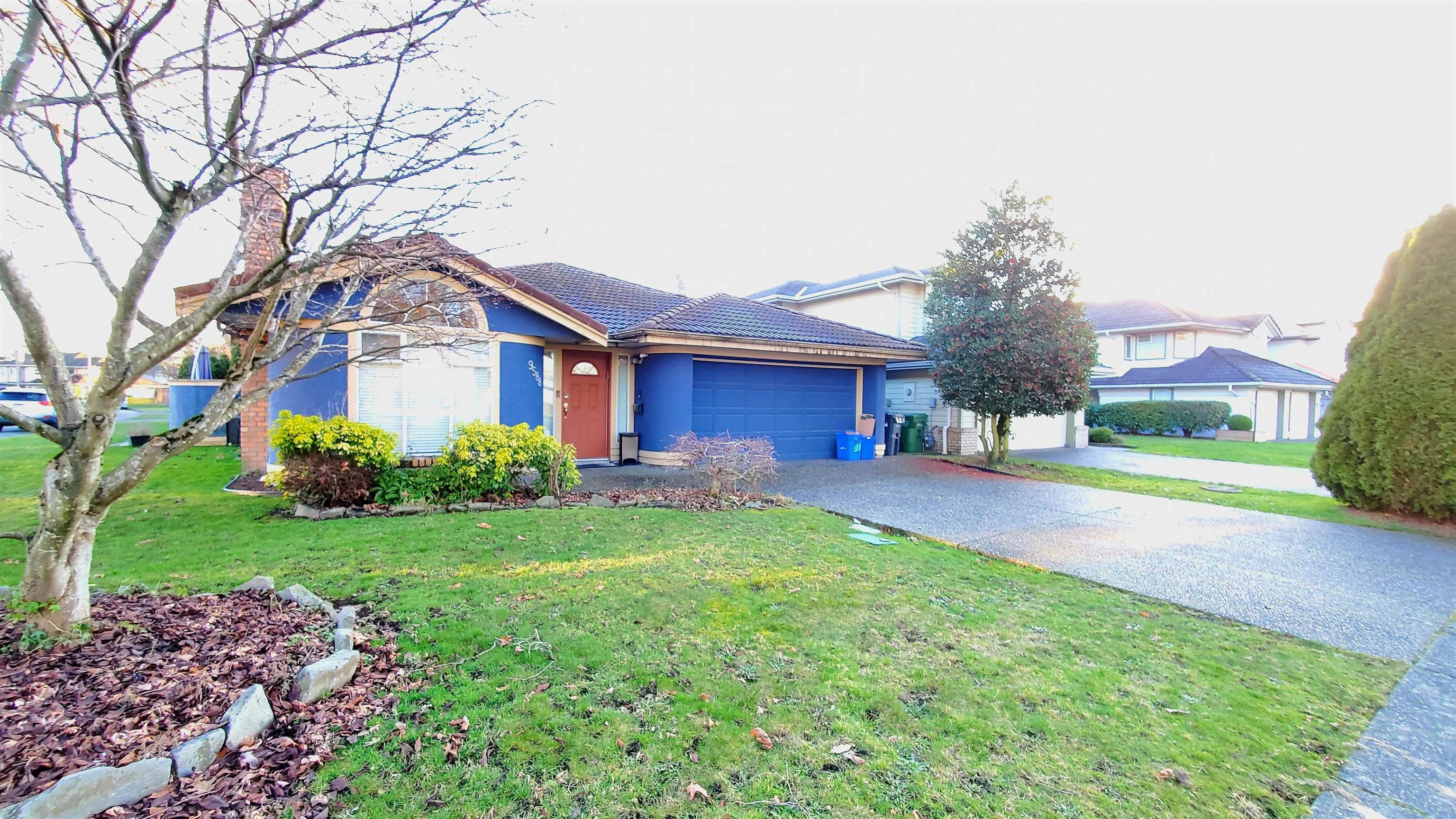 9588 Capstan Way, Richmond, V6X 3N1 — photo 2