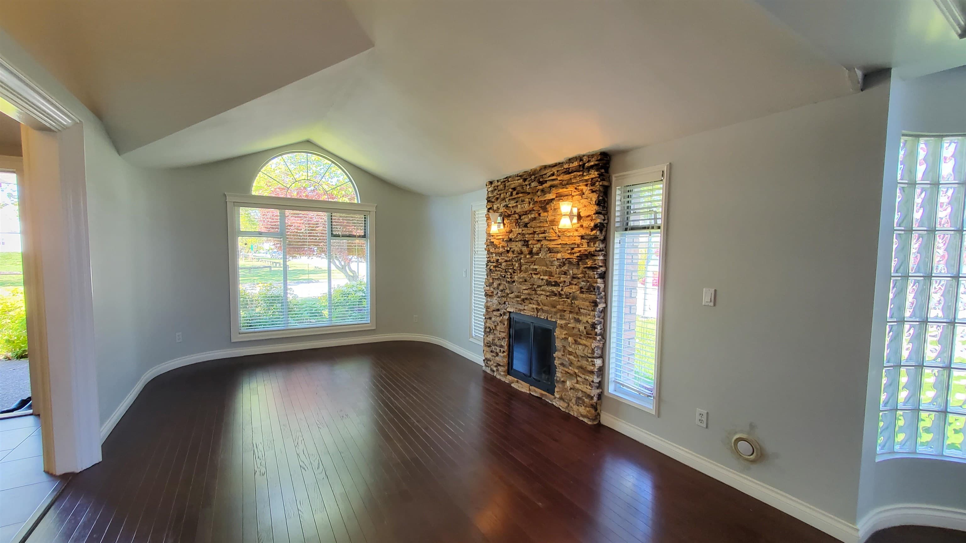 9588 Capstan Way, Richmond, V6X 3N1 — photo 3