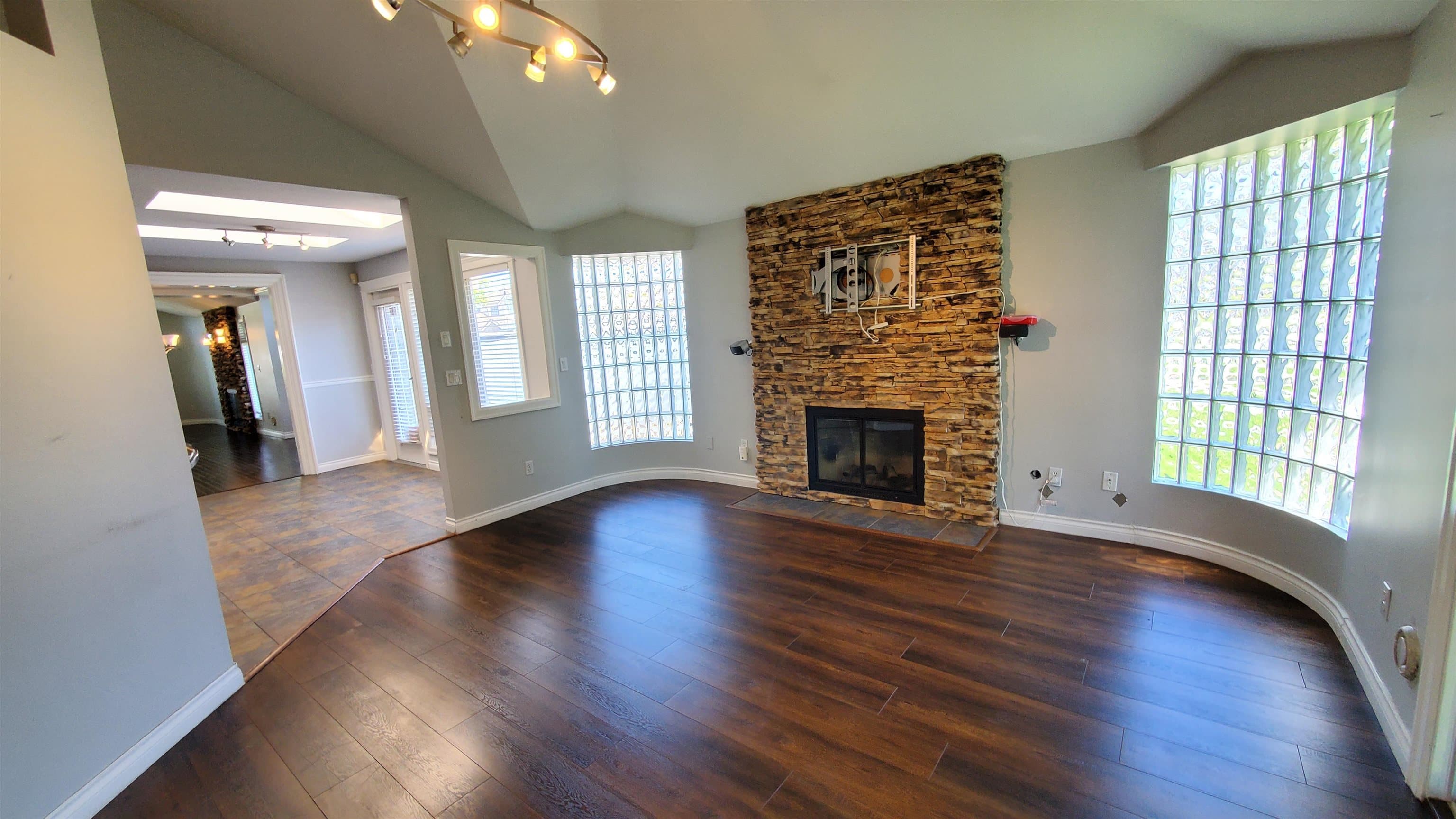 9588 Capstan Way, Richmond, V6X 3N1 — photo 4