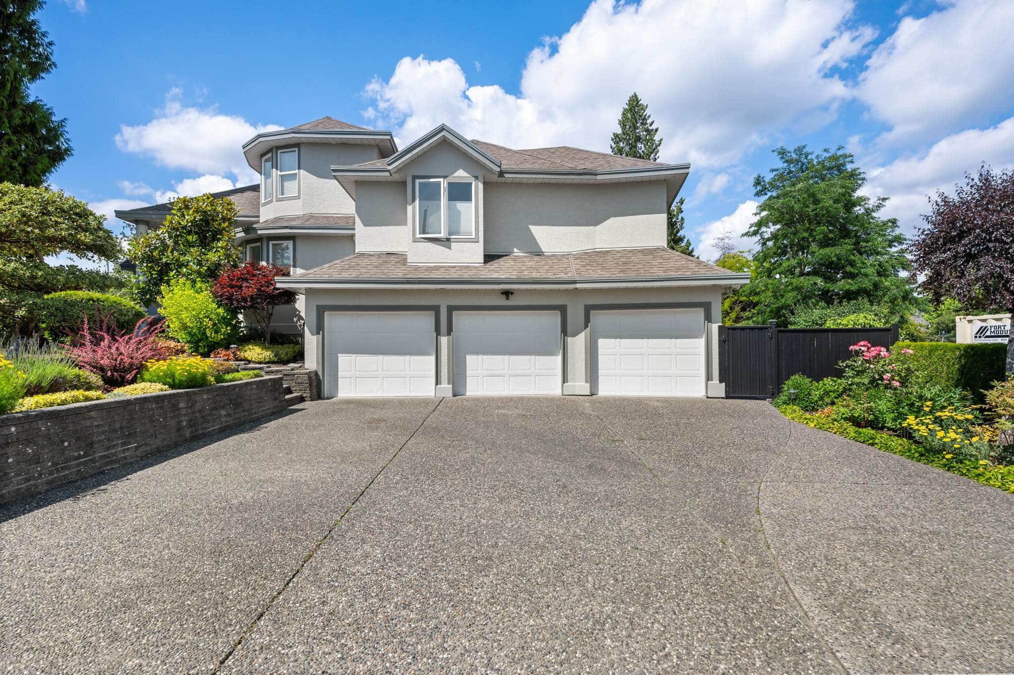 9012 162a Street, Surrey, V4N 3L6 — photo 1