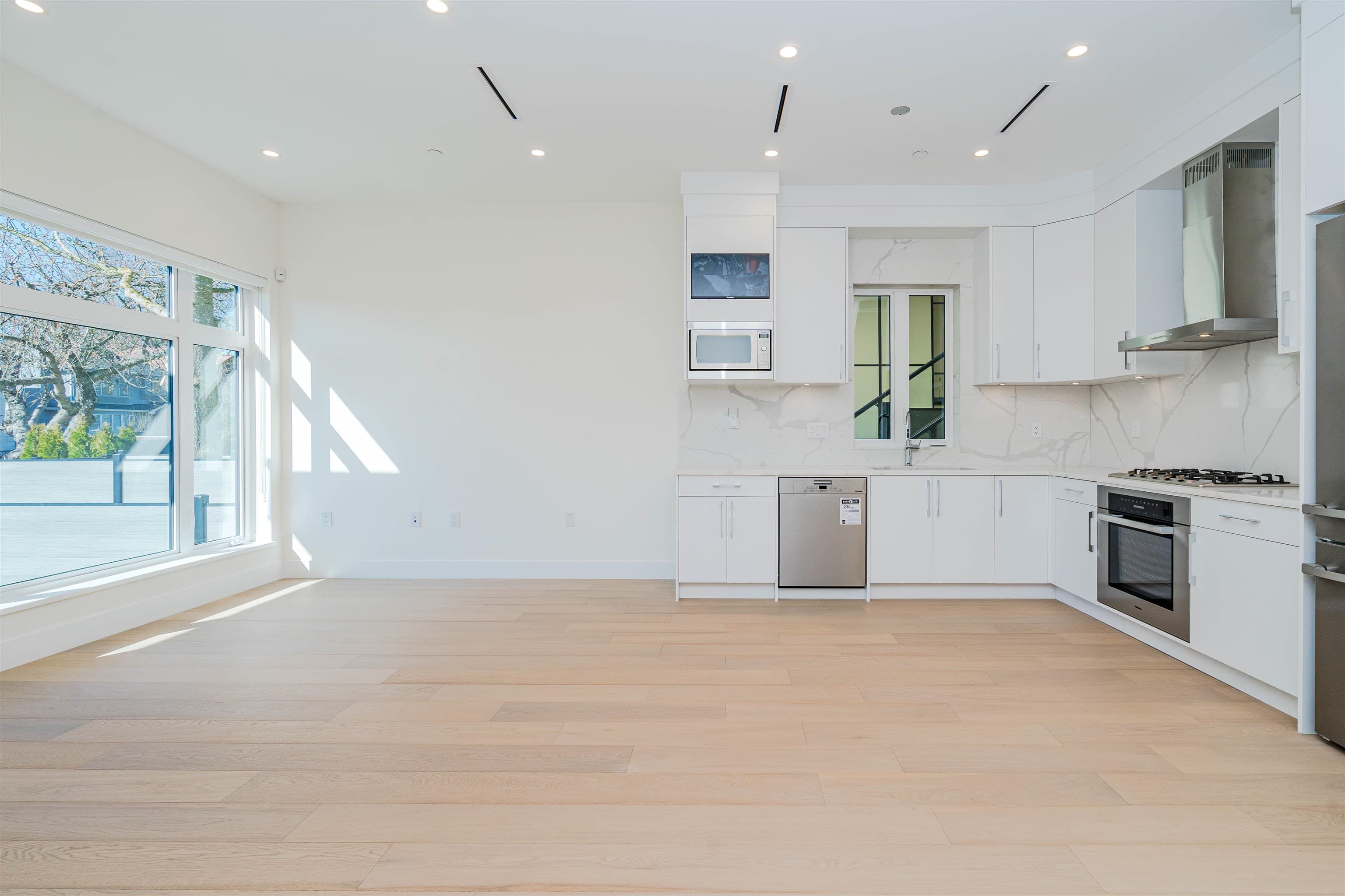 8192 Cartier Street, Vancouver, V6P 4T5 — photo 2