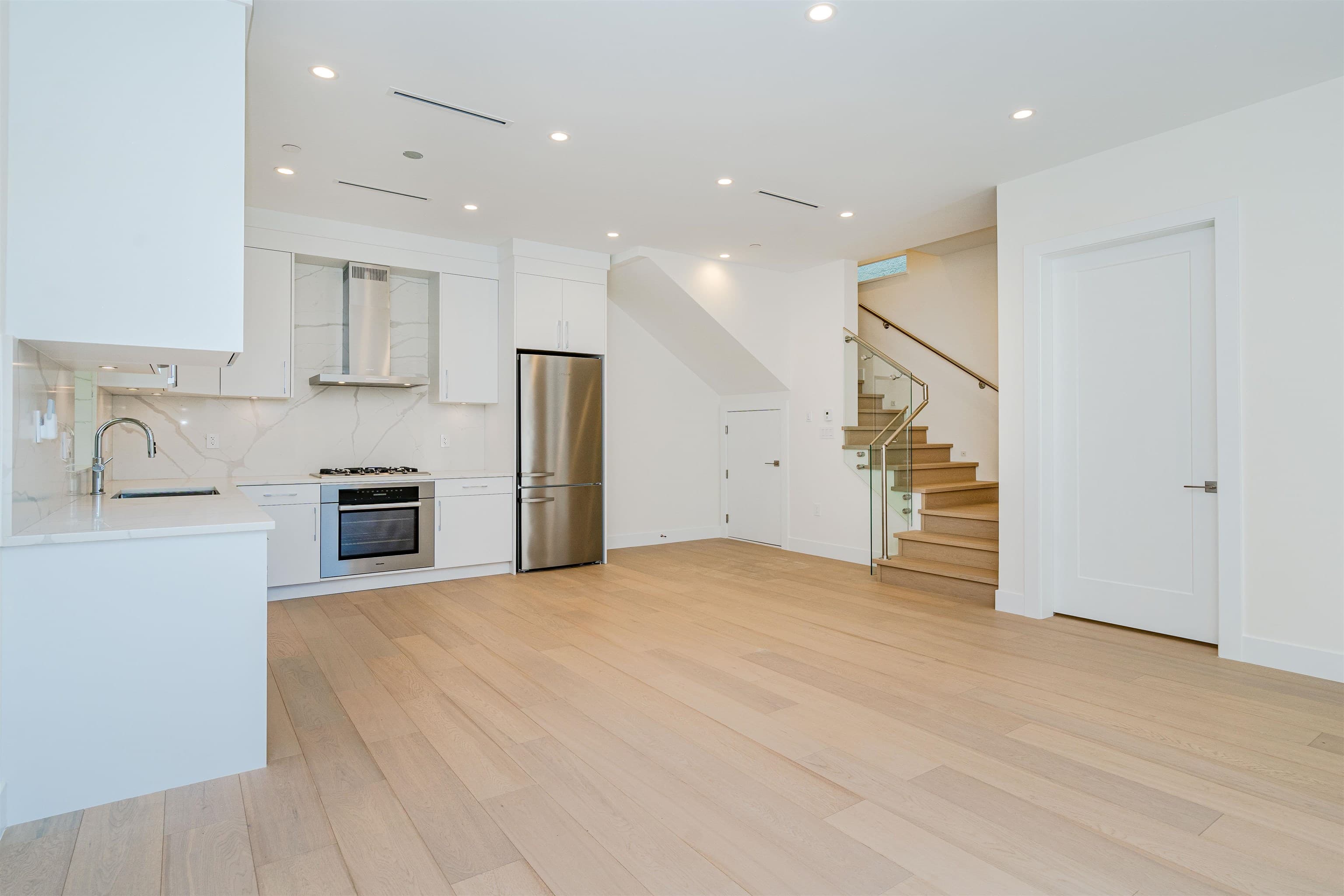 8192 Cartier Street, Vancouver, V6P 4T5 — photo 4