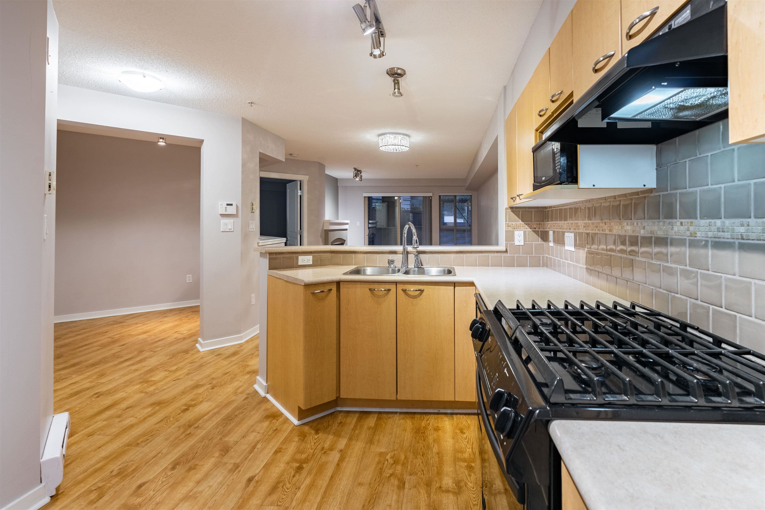 106 - 2958 Silver Springs Boulevard, Coquitlam, V3E 3R9 — photo 3