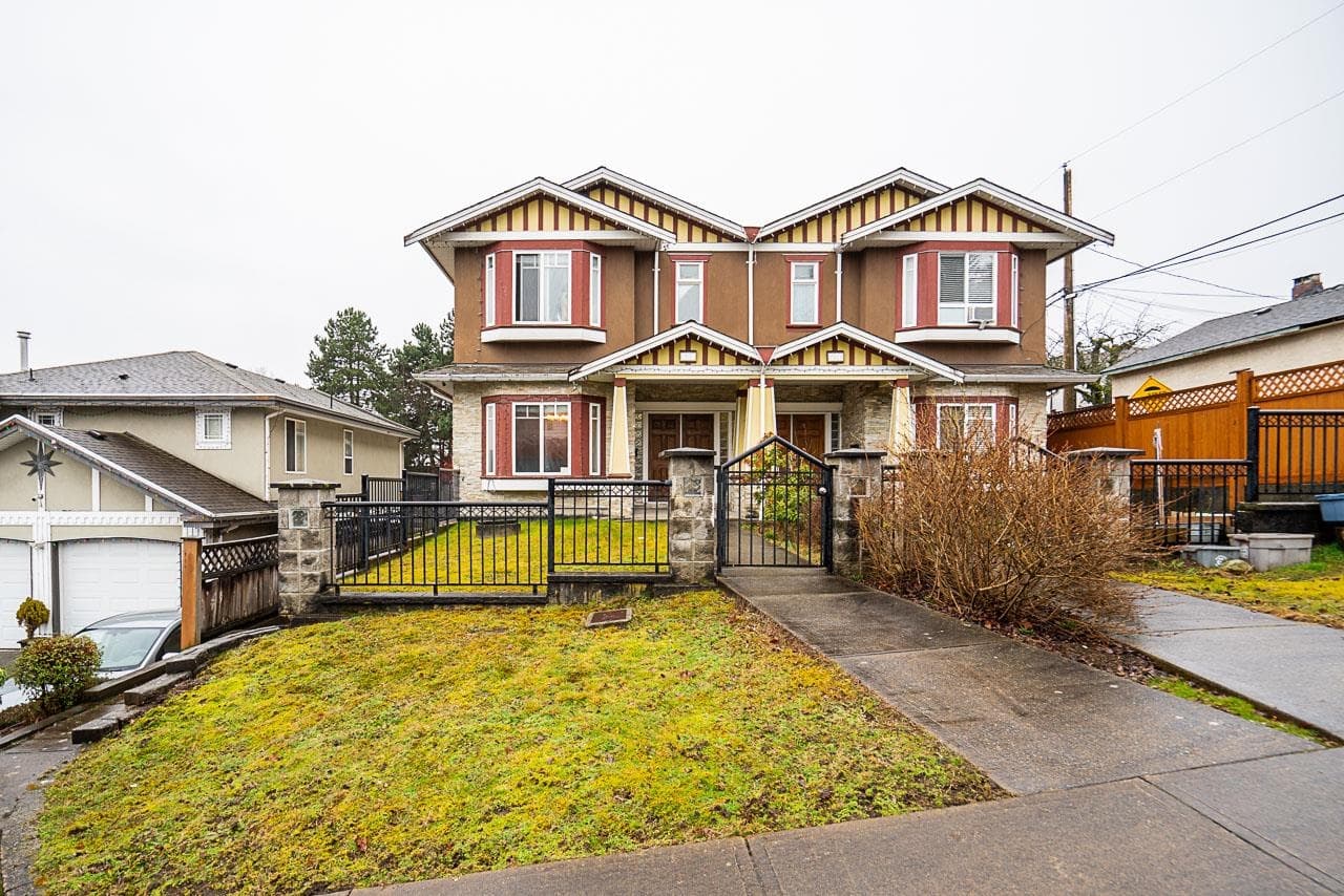 528 Sixteenth Street, New Westminster