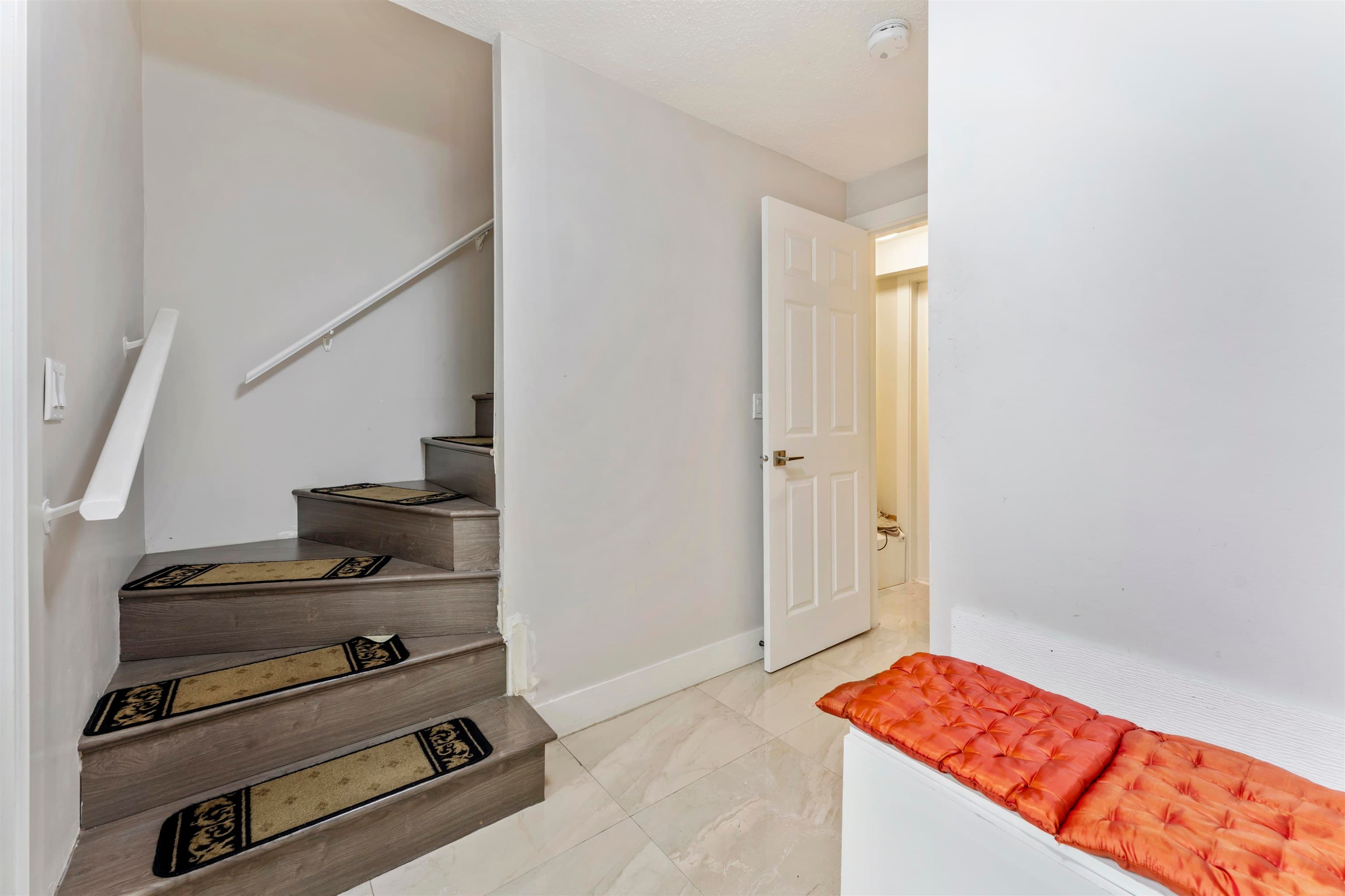 11725 83a Avenue, Delta, V4C 2J9 — photo 3