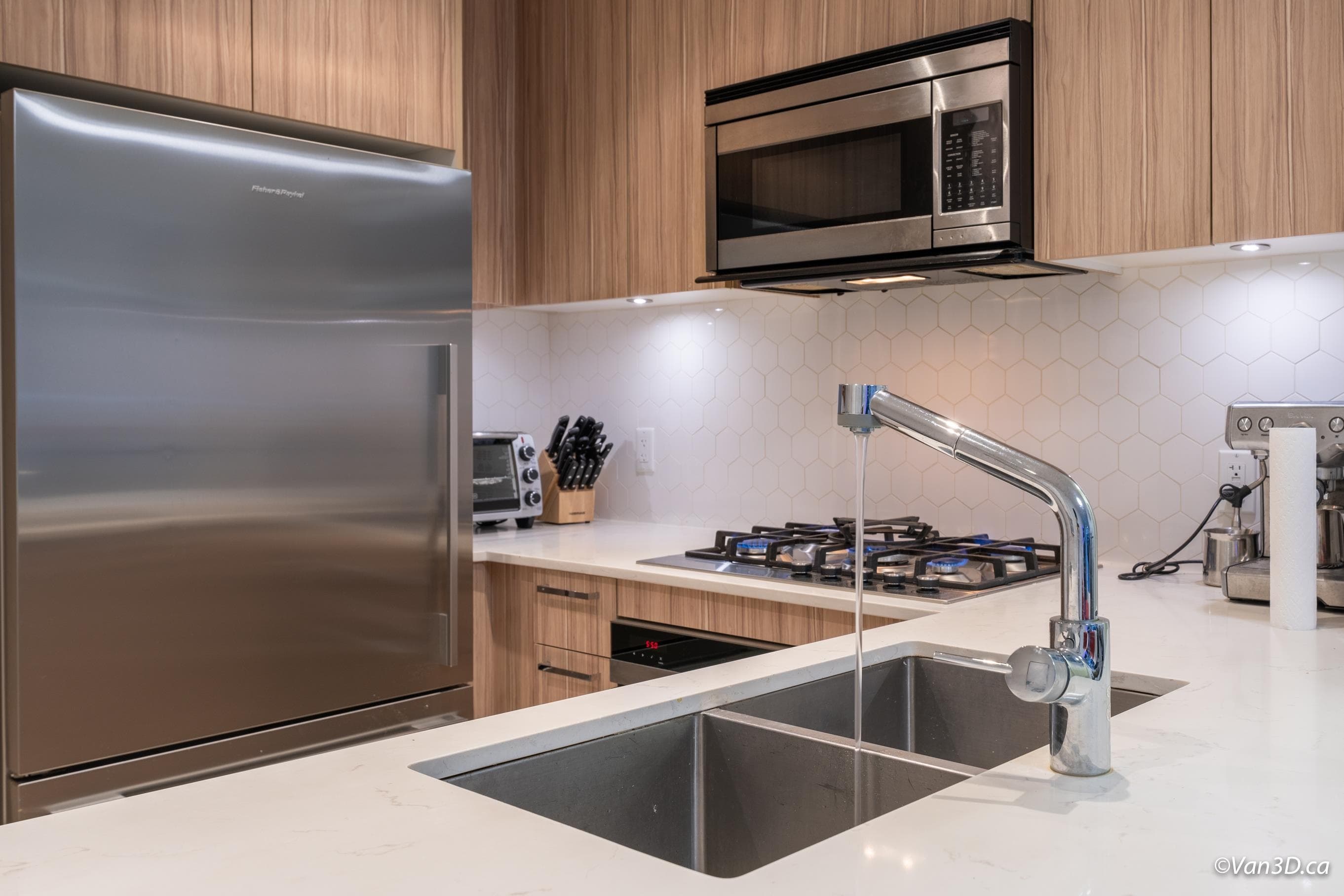 208 - 1061 Marine Drive, North Vancouver, V7P 1S6 — photo 5