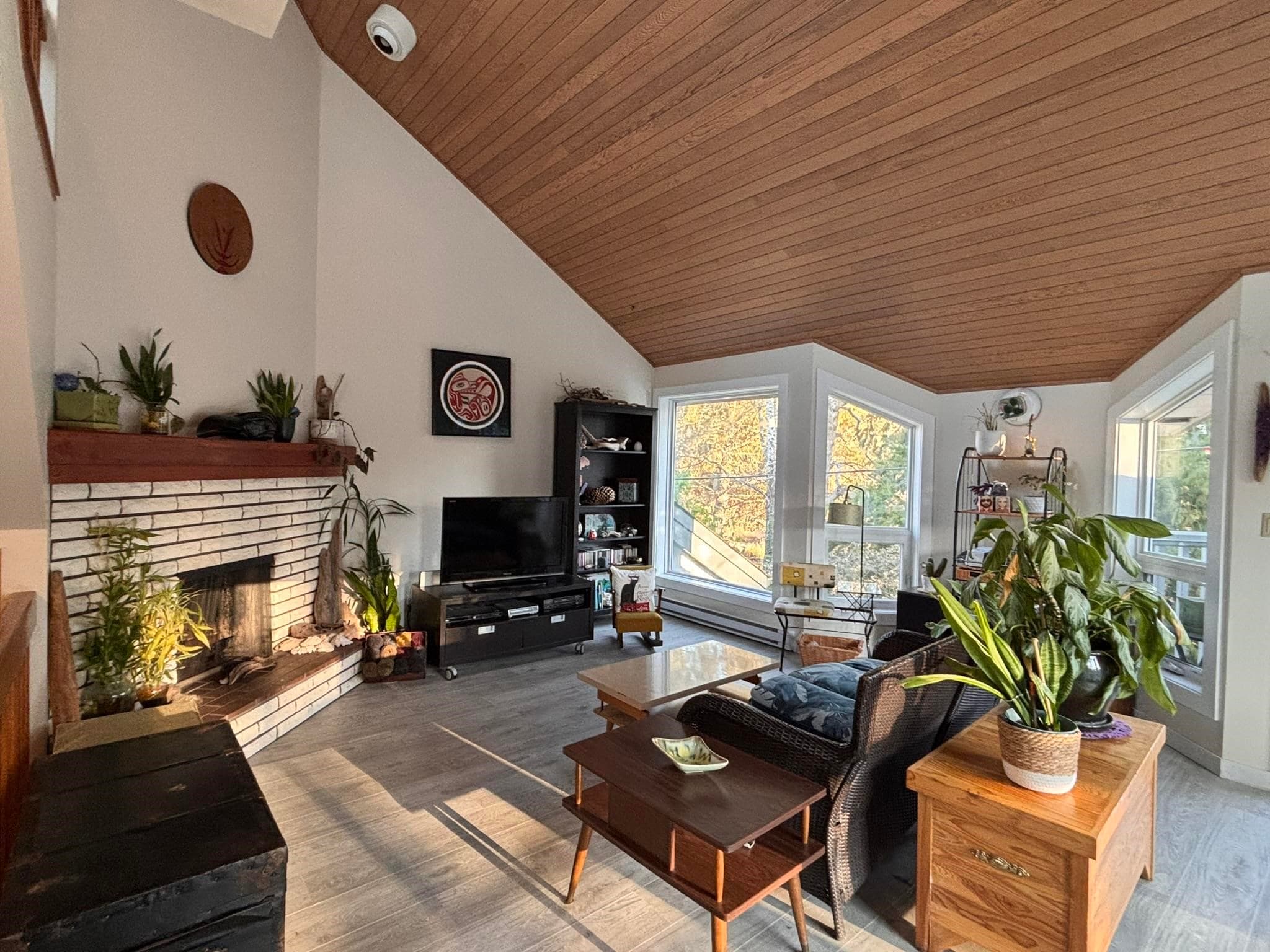 9 - 5753 Wharf Avenue, Sechelt, V7Z 0H5 — photo 1