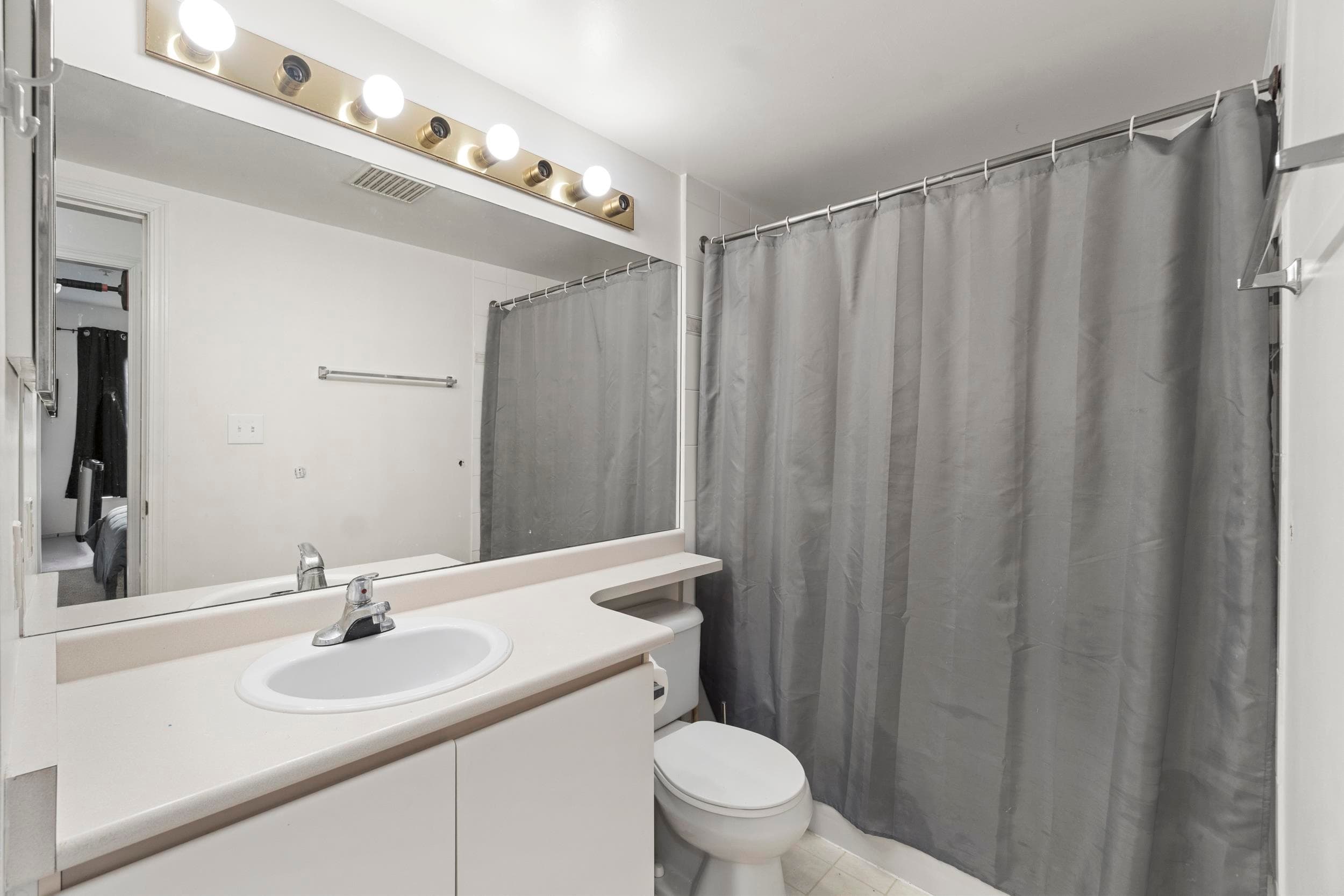 301 - 4990 Mcgeer Street, Vancouver, V5R 6C1 — photo 4