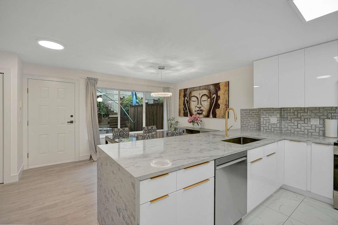 144 Shoreline Circle, Port Moody, V3H 5B3 — photo 5