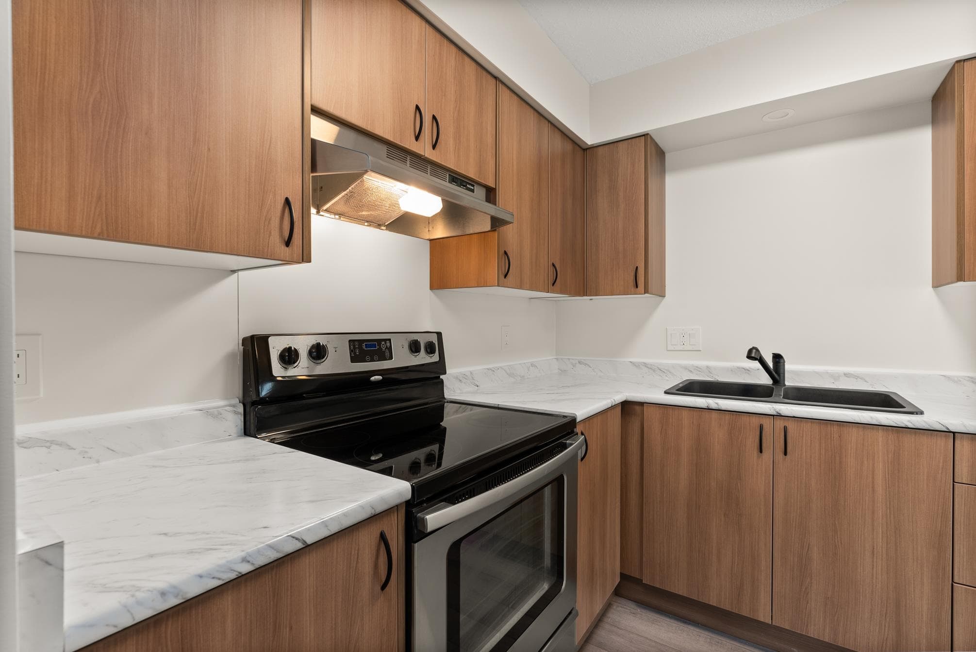 203 - 2853 W Bourquin Crescent, Abbotsford, V2S 6H6 — photo 5