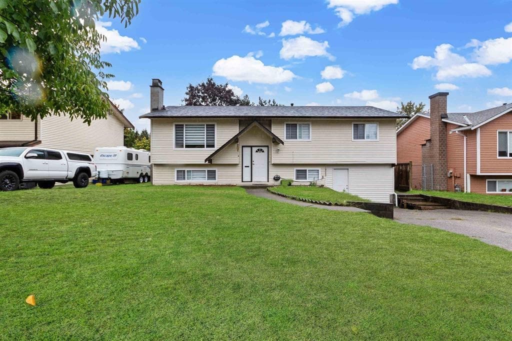18262 56a Avenue, Surrey