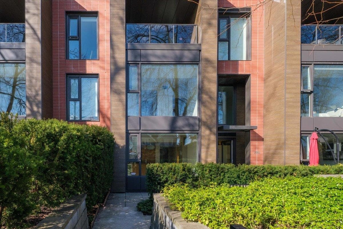 1581 W 57th Avenue, Vancouver
