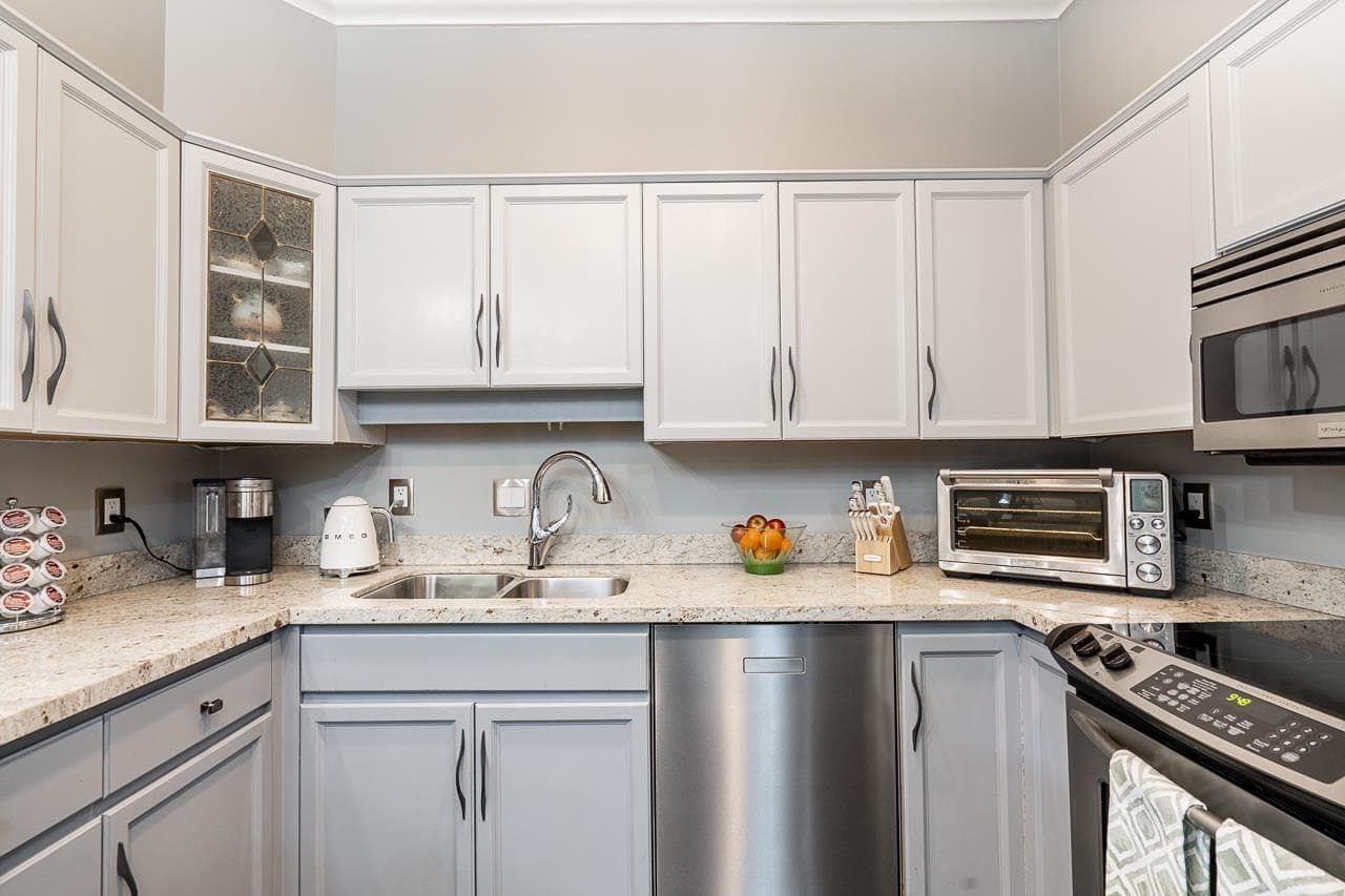 210 - 25 Richmond Street, New Westminster, V3L 5P9 — photo 3