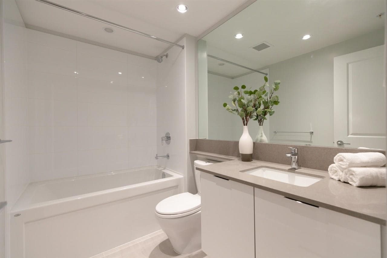 801 - 6638 Dunblane Avenue, Burnaby, V5H 0G8 — photo 3