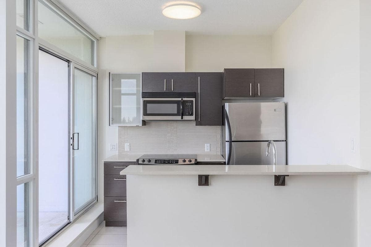 1009 - 13399 104 Avenue, Surrey, V3T 0C9 — photo 4