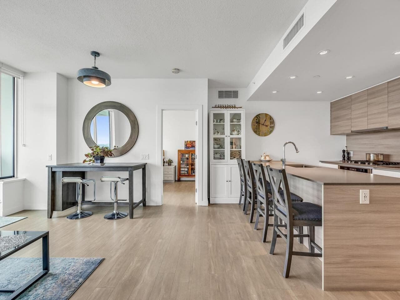 3203 - 908 Quayside Drive, New Westminster, V3M 0L4 — photo 4