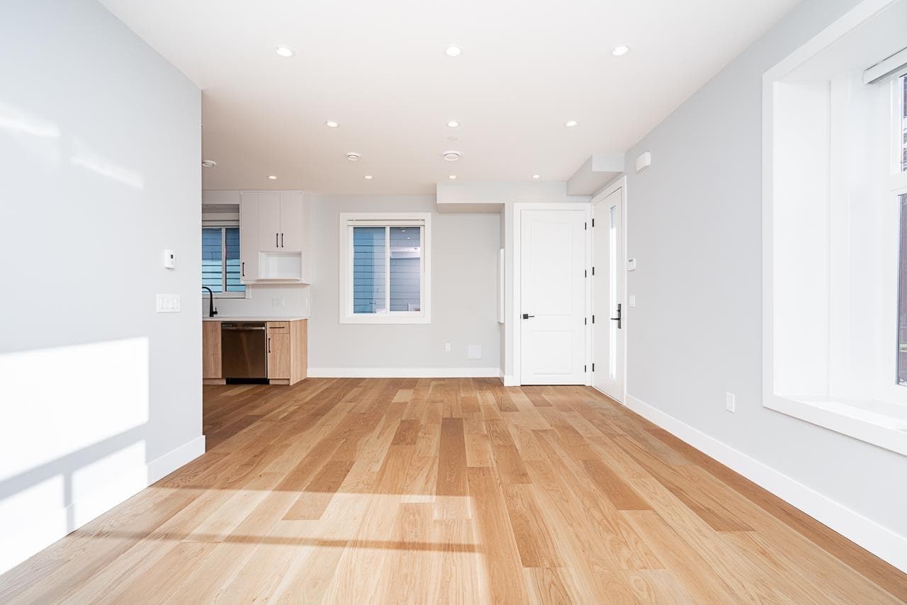 2705 Dundas Street, Vancouver, V5K 3L9 — photo 5
