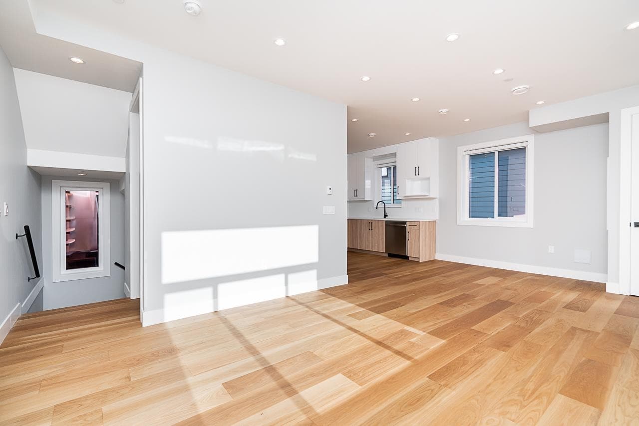 2705 Dundas Street, Vancouver, V5K 3L9 — photo 4