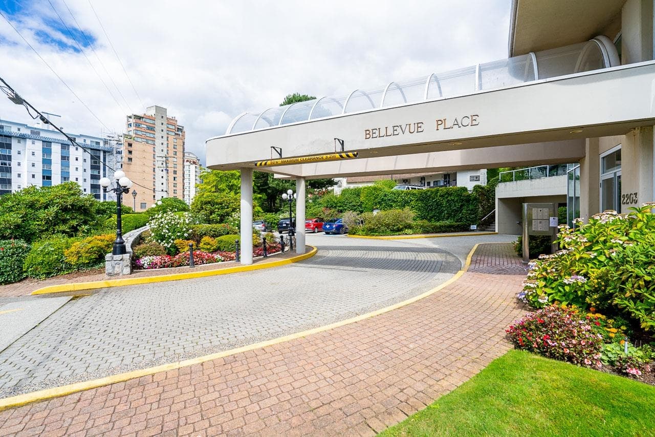 301 - 2203 Bellevue Avenue, West Vancouver, V7V 4V7 — photo 1