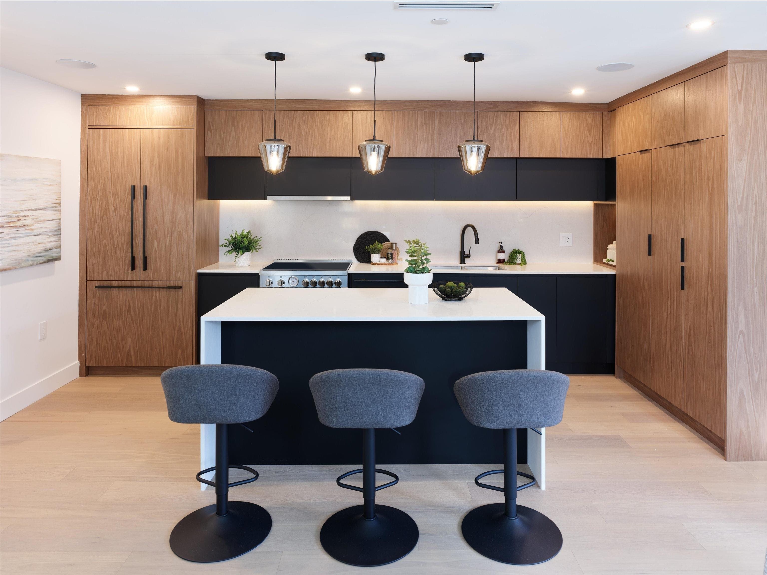 3387 Victoria Drive, Vancouver, V5N 4M3 — photo 1