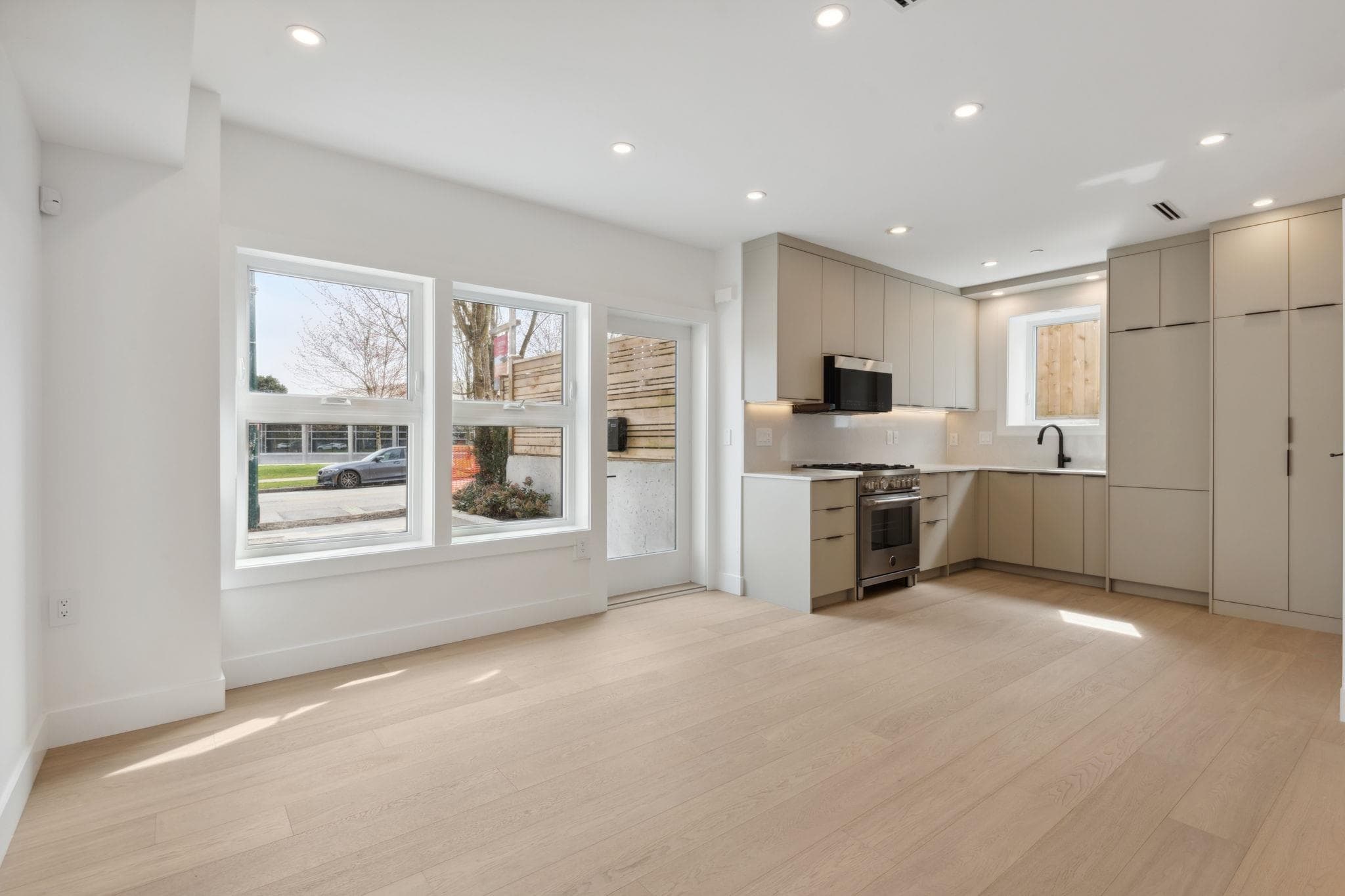 3379 Victoria Drive, Vancouver, V5N 4M3 — photo 4