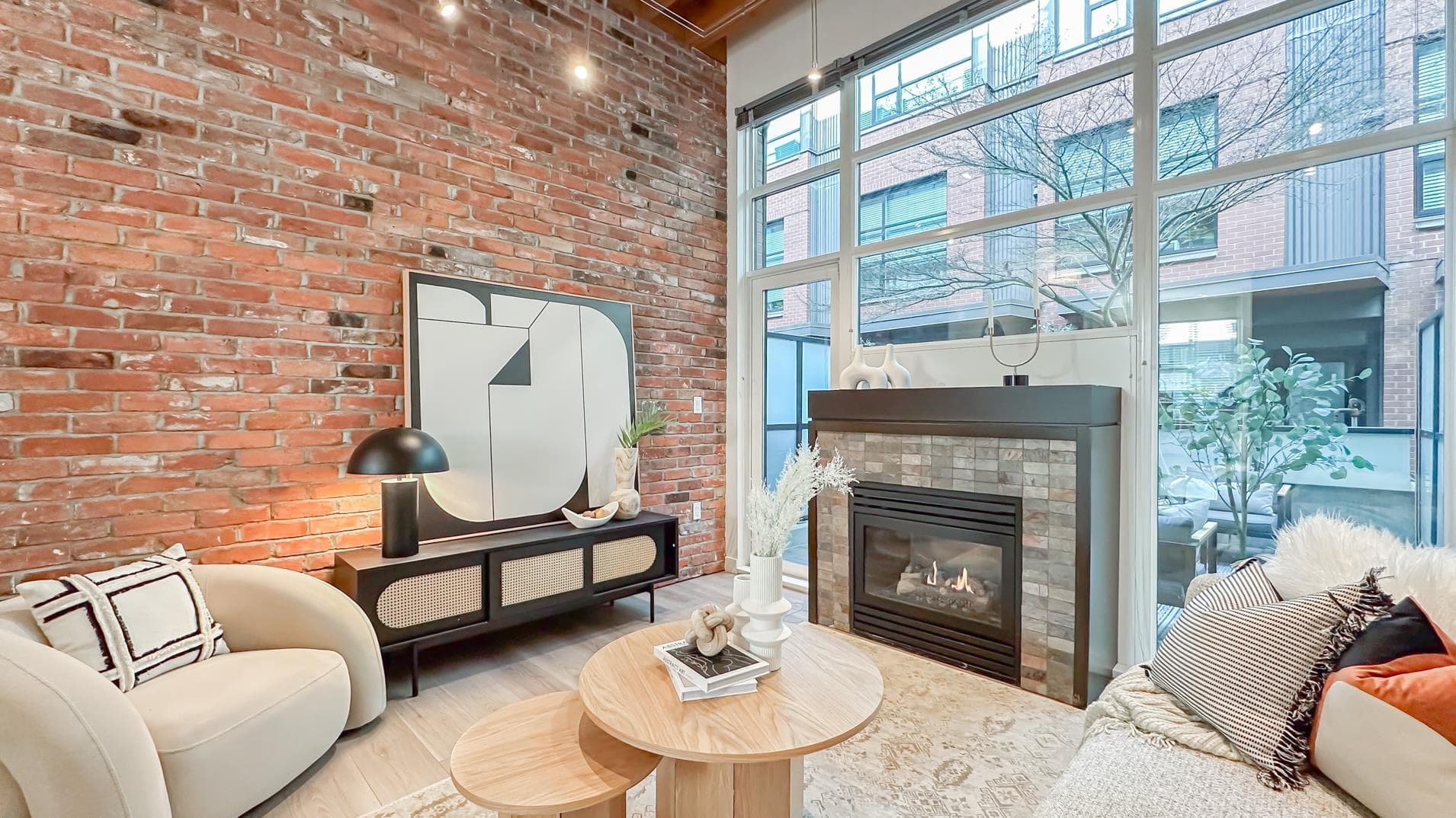 8890 Selkirk Street, Vancouver, V6P 4J8 — photo 2