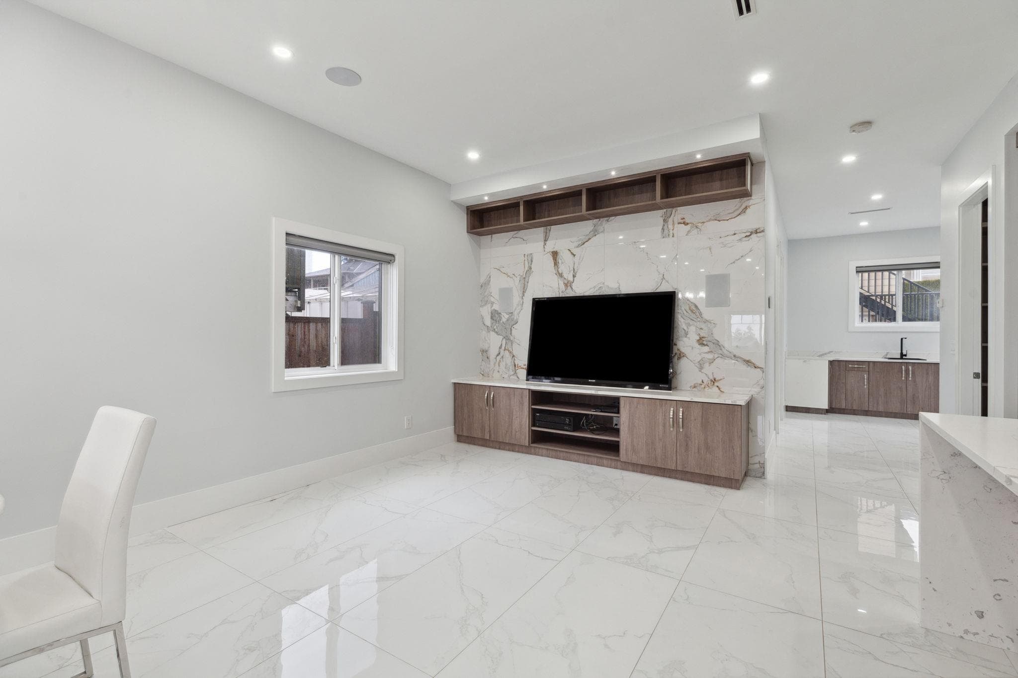 1137 Dansey Avenue, Coquitlam, V3K 3H5 — photo 4