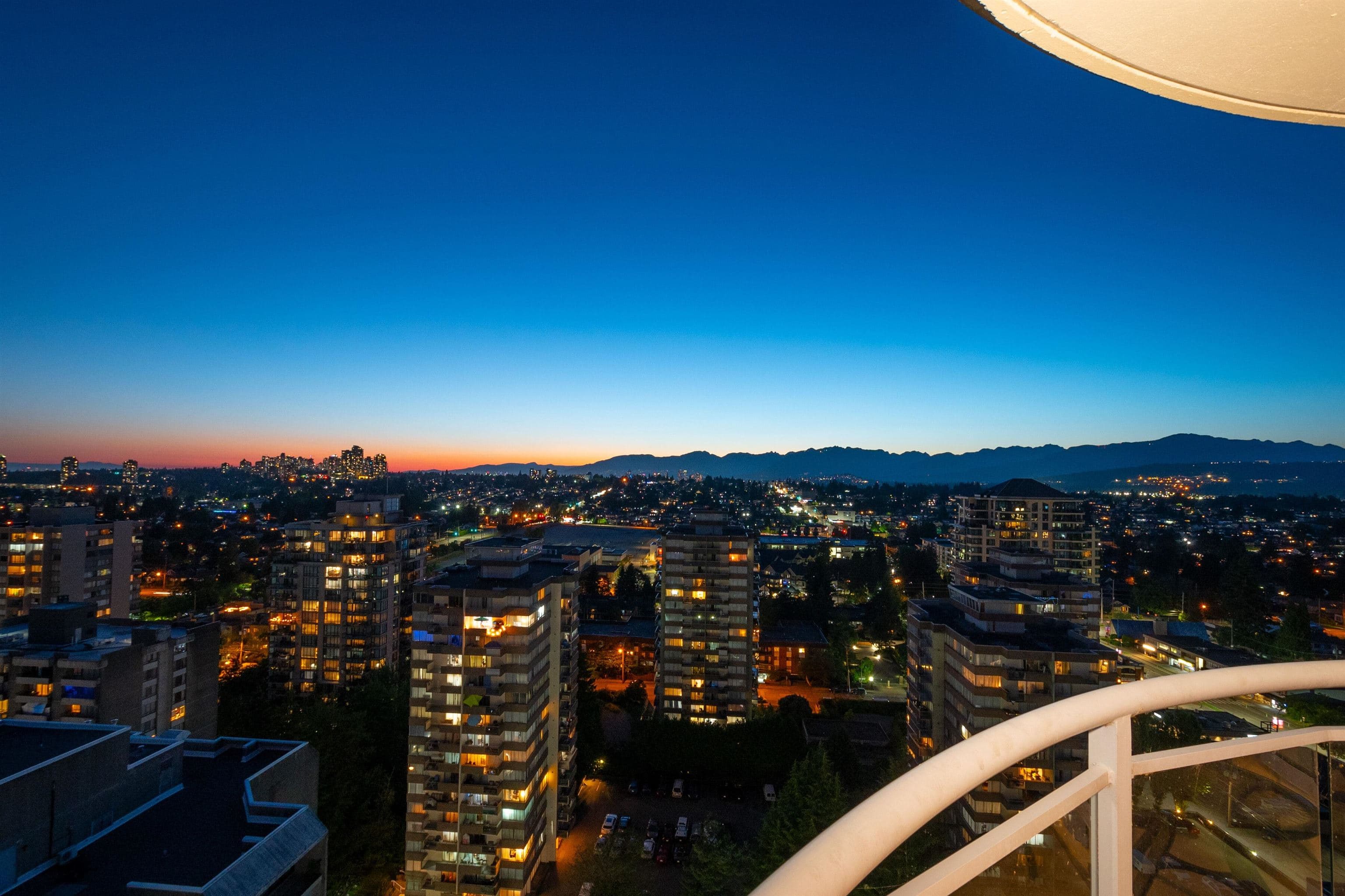 2301 - 719 Princess Street, New Westminster, V3M 6T9 — photo 2