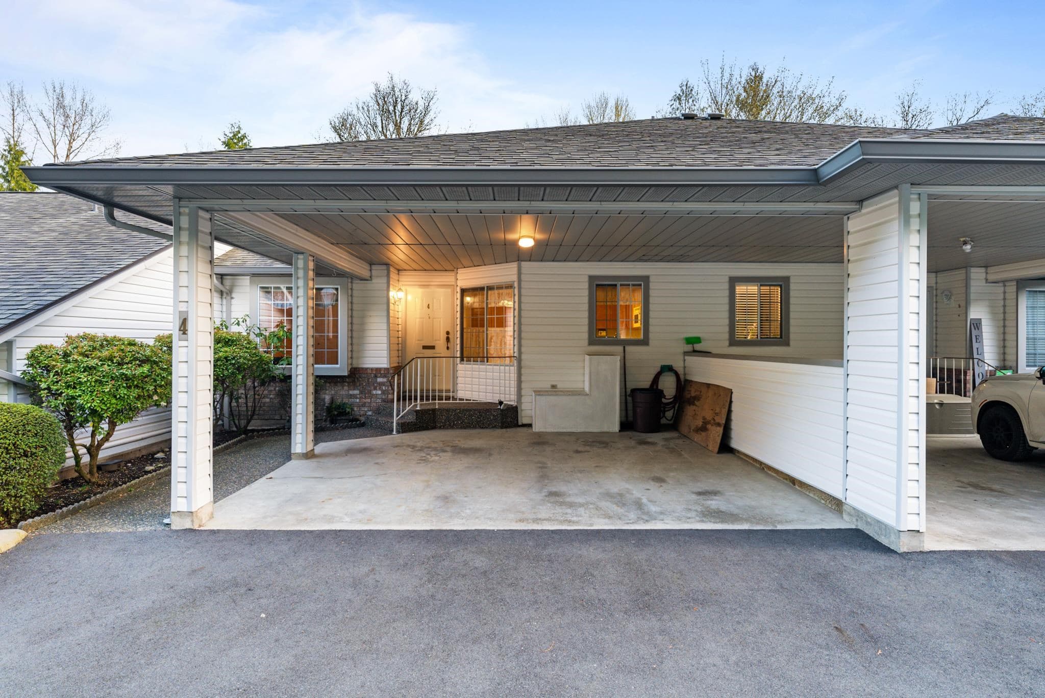 4 - 3351 Horn Street, Abbotsford, V2S 7J9 — photo 1