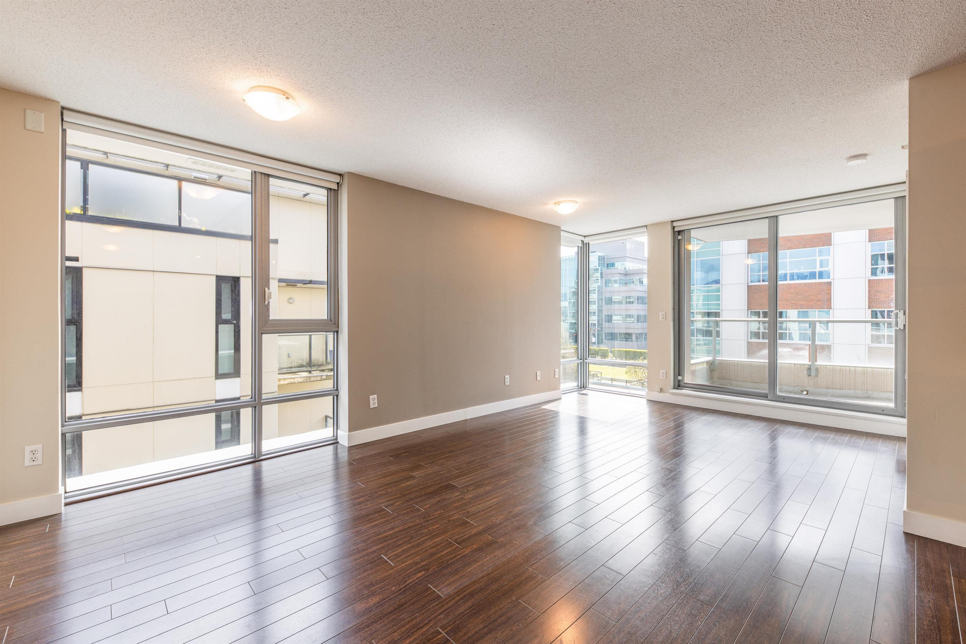 702 - 587 W 7th Avenue, Vancouver, V5Z 1B4 — photo 2