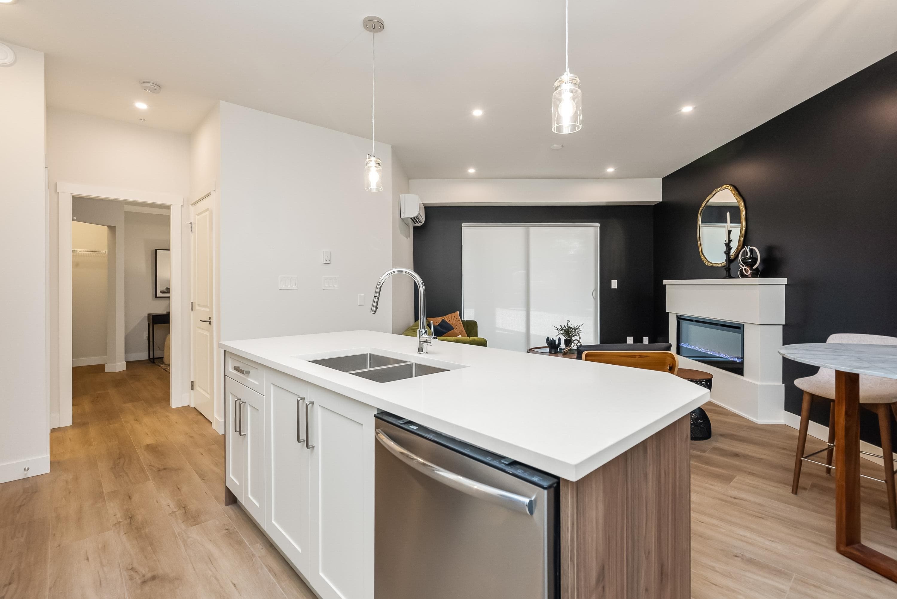 402 - 8497 Young Road, Chilliwack, V2P 4P2 — photo 3