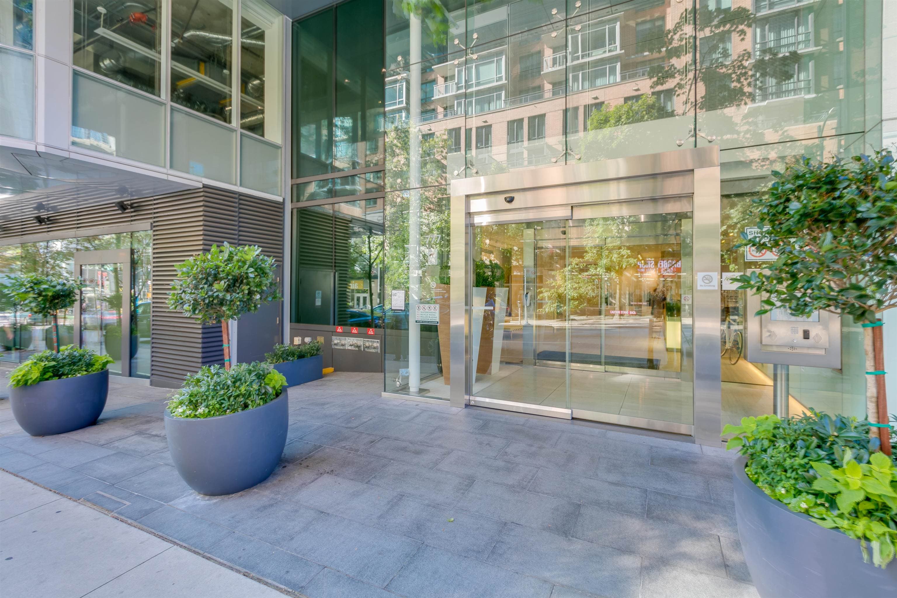 2608 - 777 Richards Street, Vancouver, V6B 0M6 — photo 2