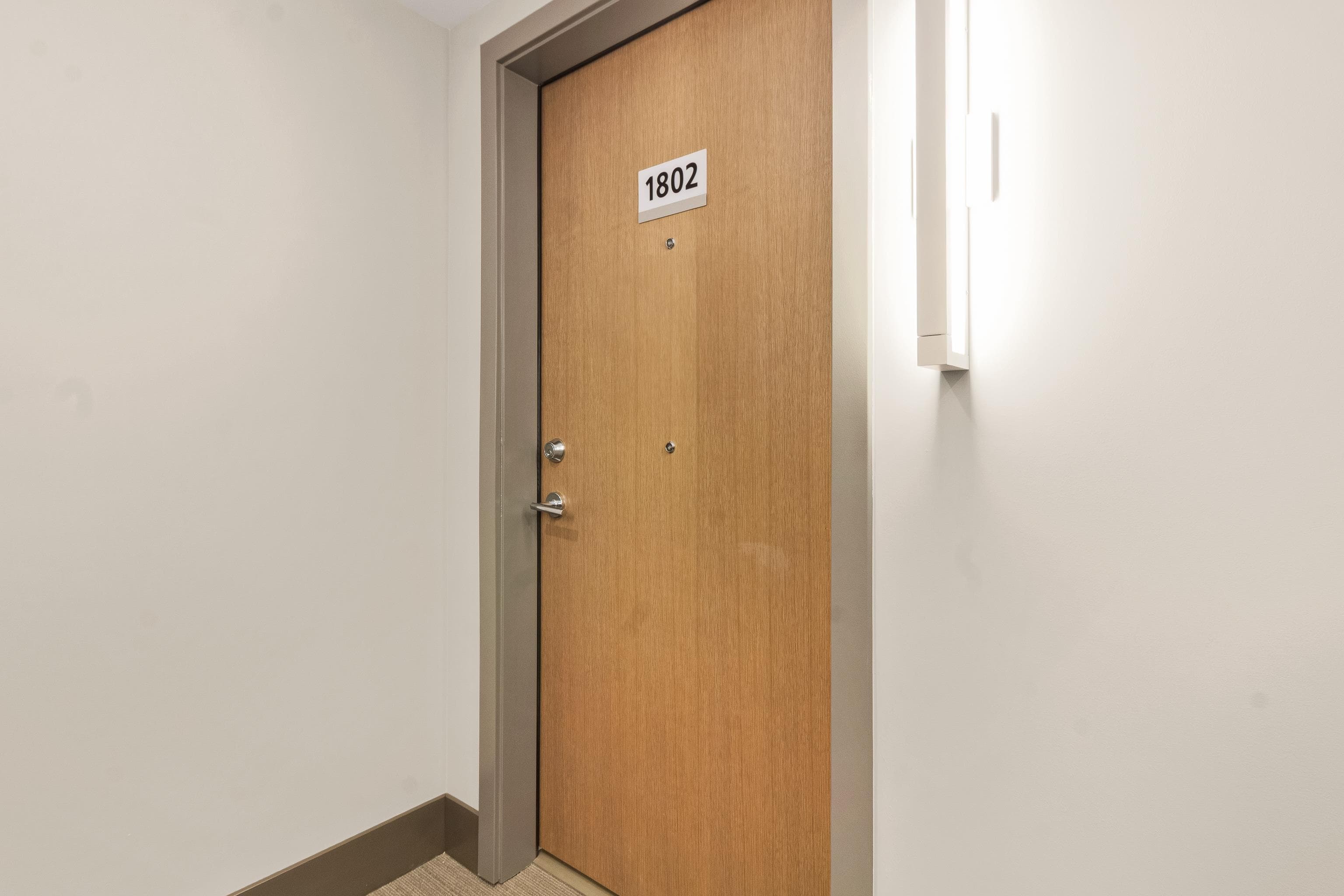 1802 - 10428 Whalley Boulevard, Surrey, V3T 1W6 — photo 2