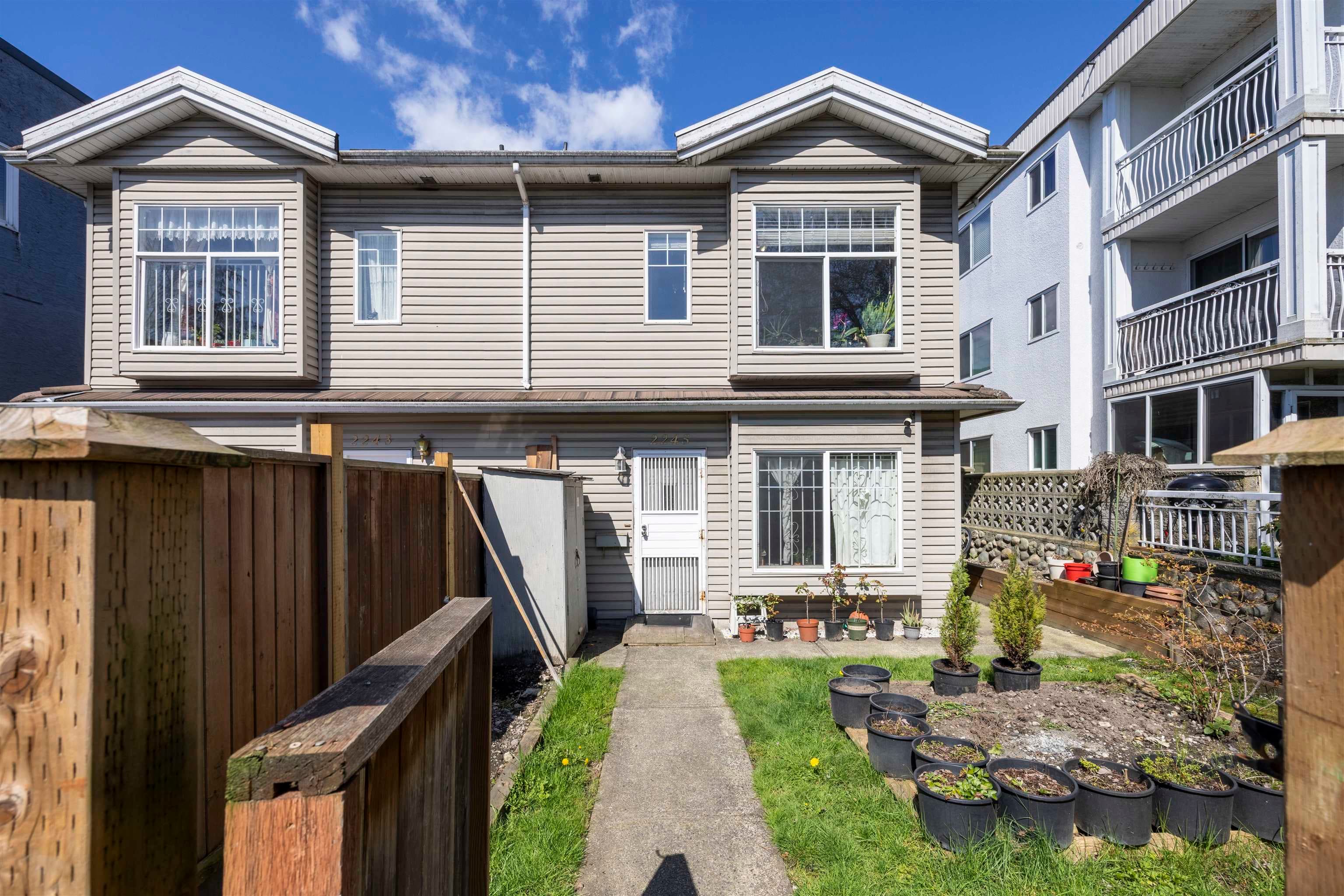 2245 Dundas Street, Vancouver, V5L 1J9 — photo 2