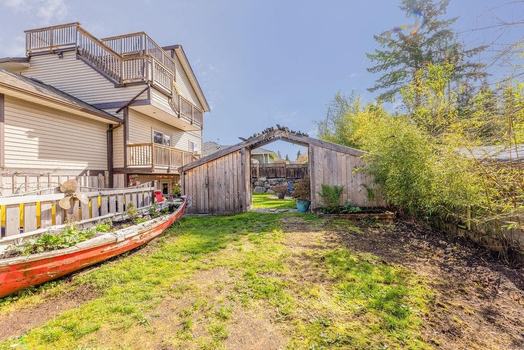 6391 Oracle Road, Sechelt, V7Z 0R8 — photo 5