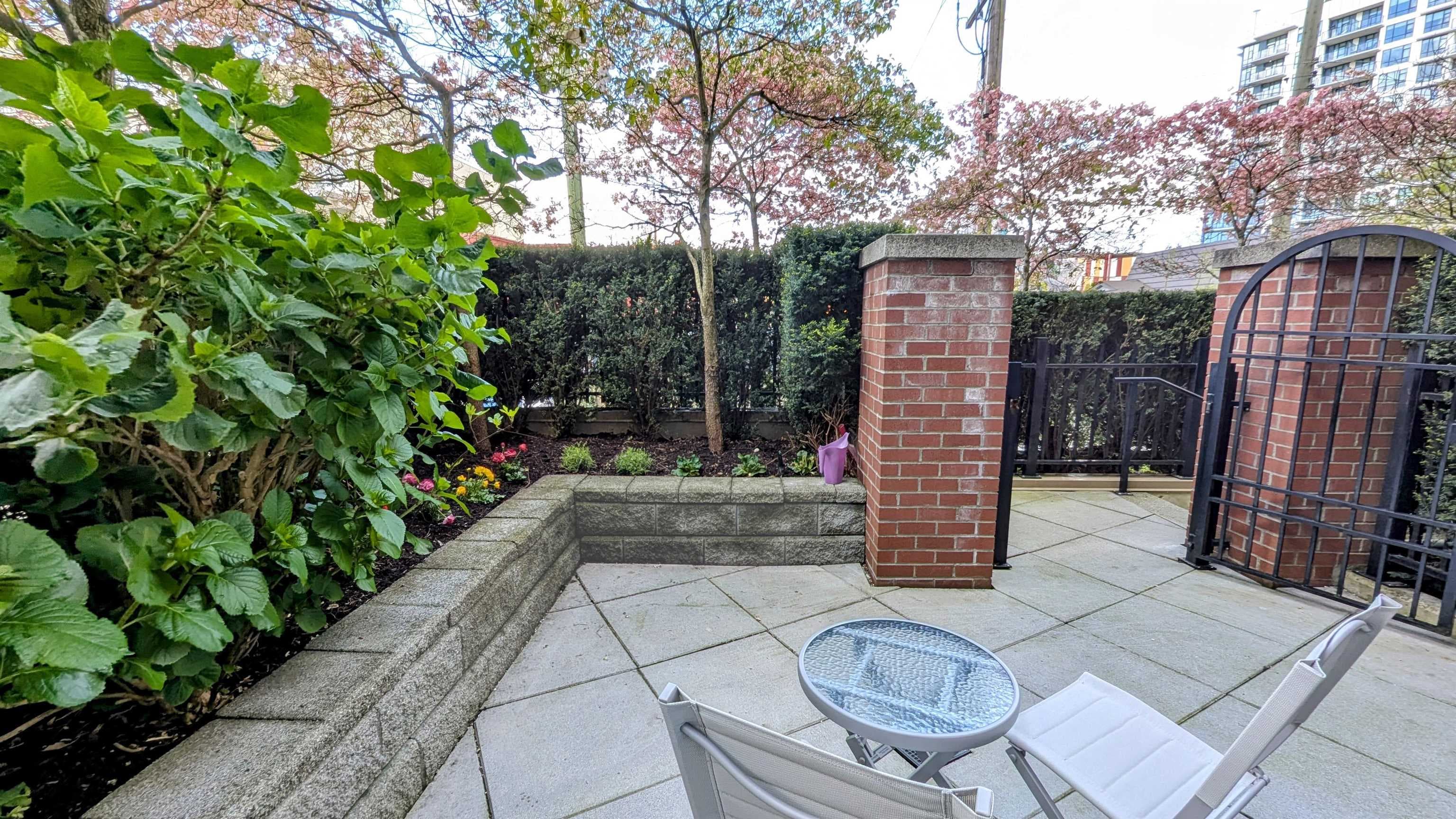 1468 Cedar Cottage Mews, Vancouver, V5N 5Z1 — photo 4